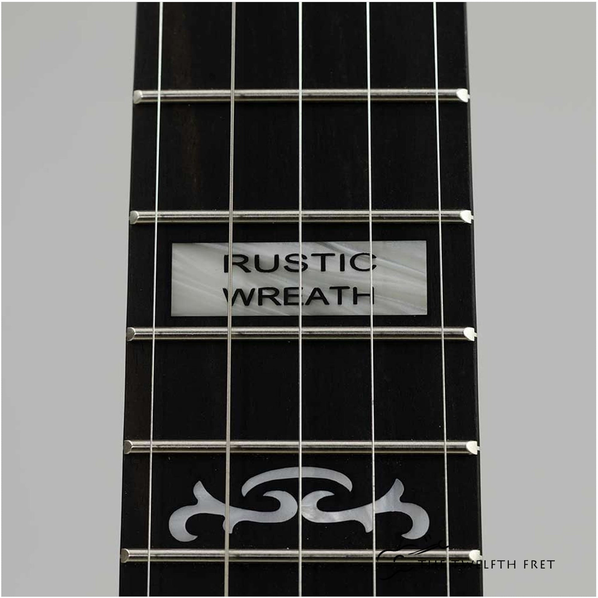 Deering Rustic Wreath Banjo
