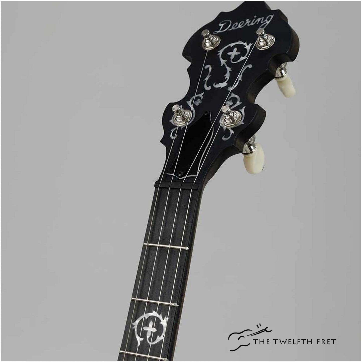 Deering Rustic Wreath Banjo