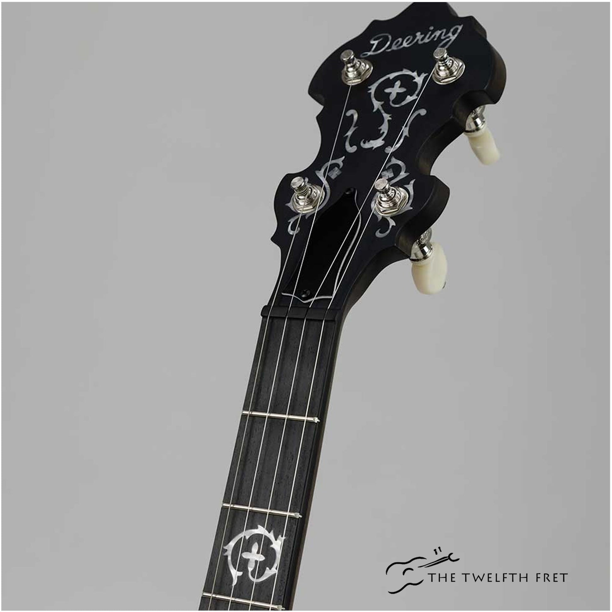 Deering Rustic Wreath Banjo