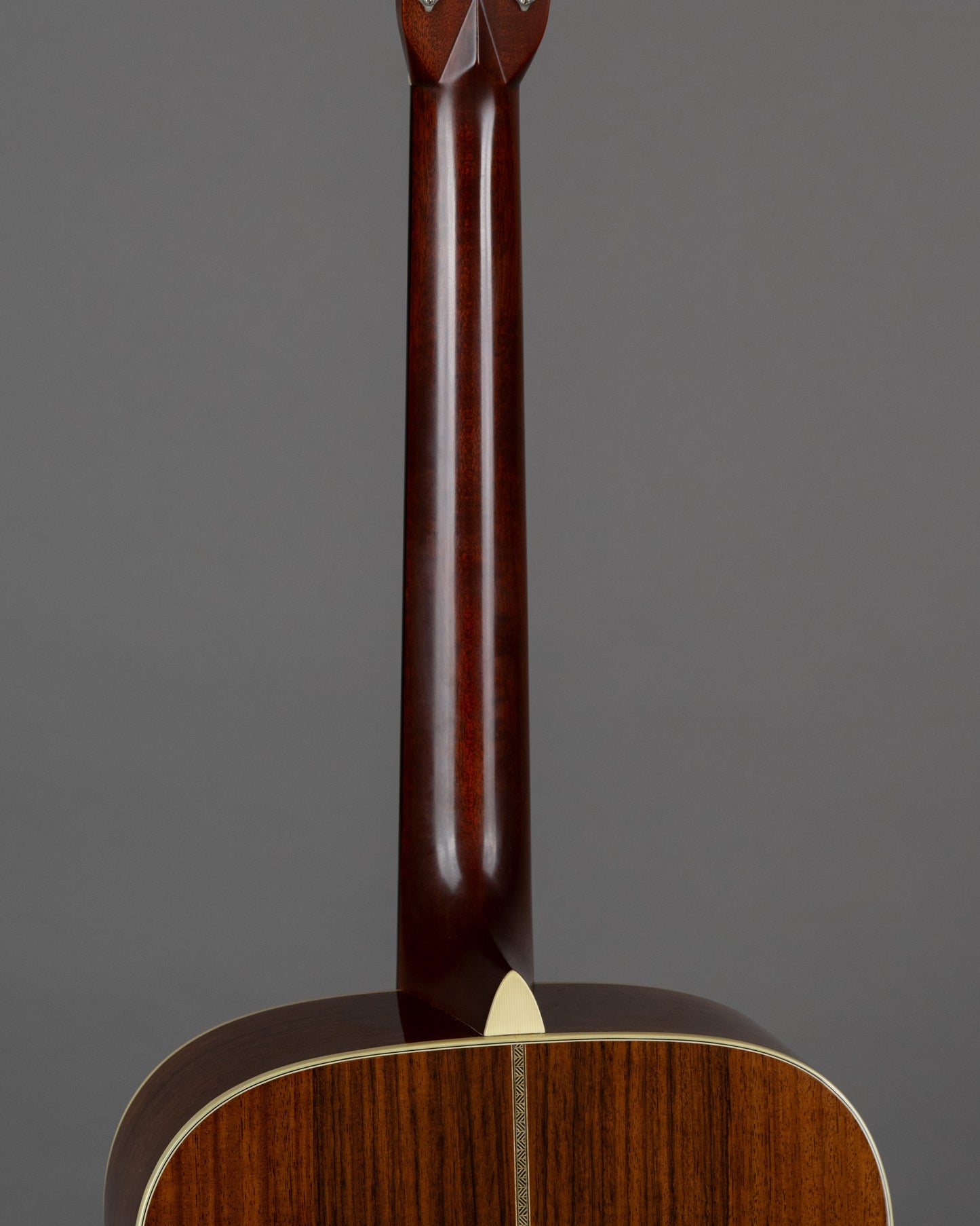 2004 Martin HD-28V (USA, Natural Gloss, OHSC)