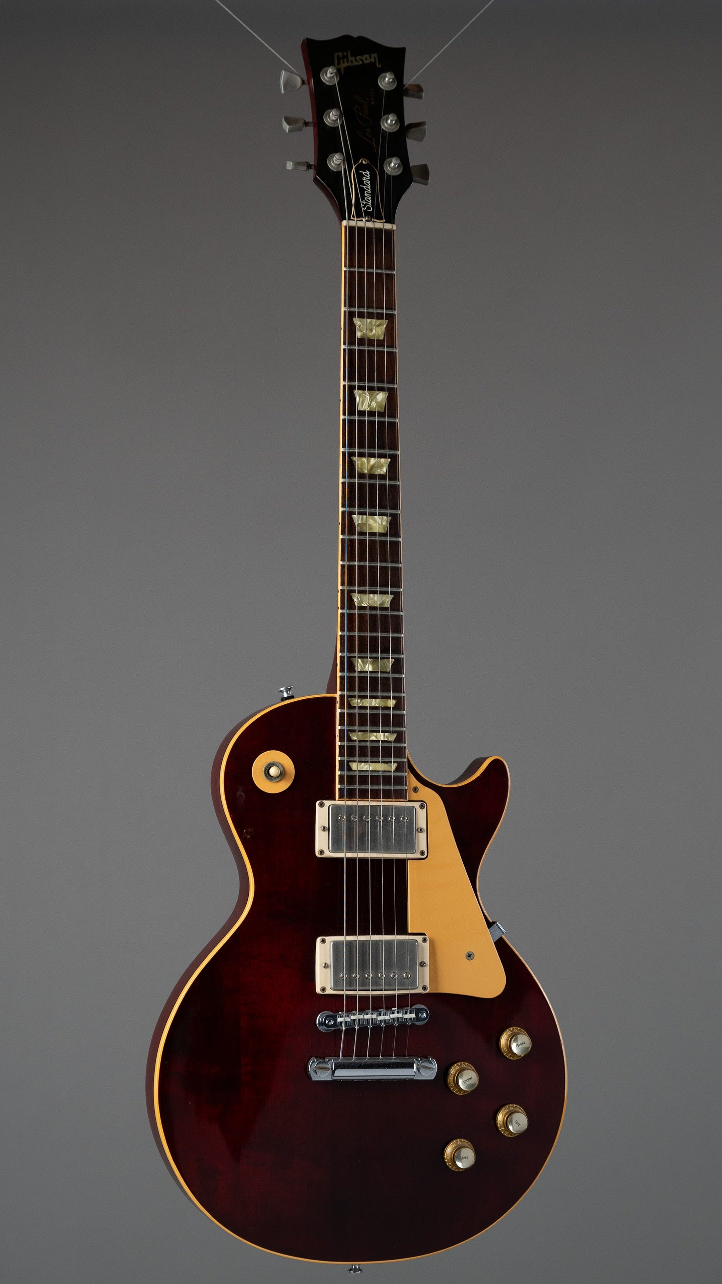 1977 Gibson Les Paul Standard (USA, Wine Red, Chainsaw Case)