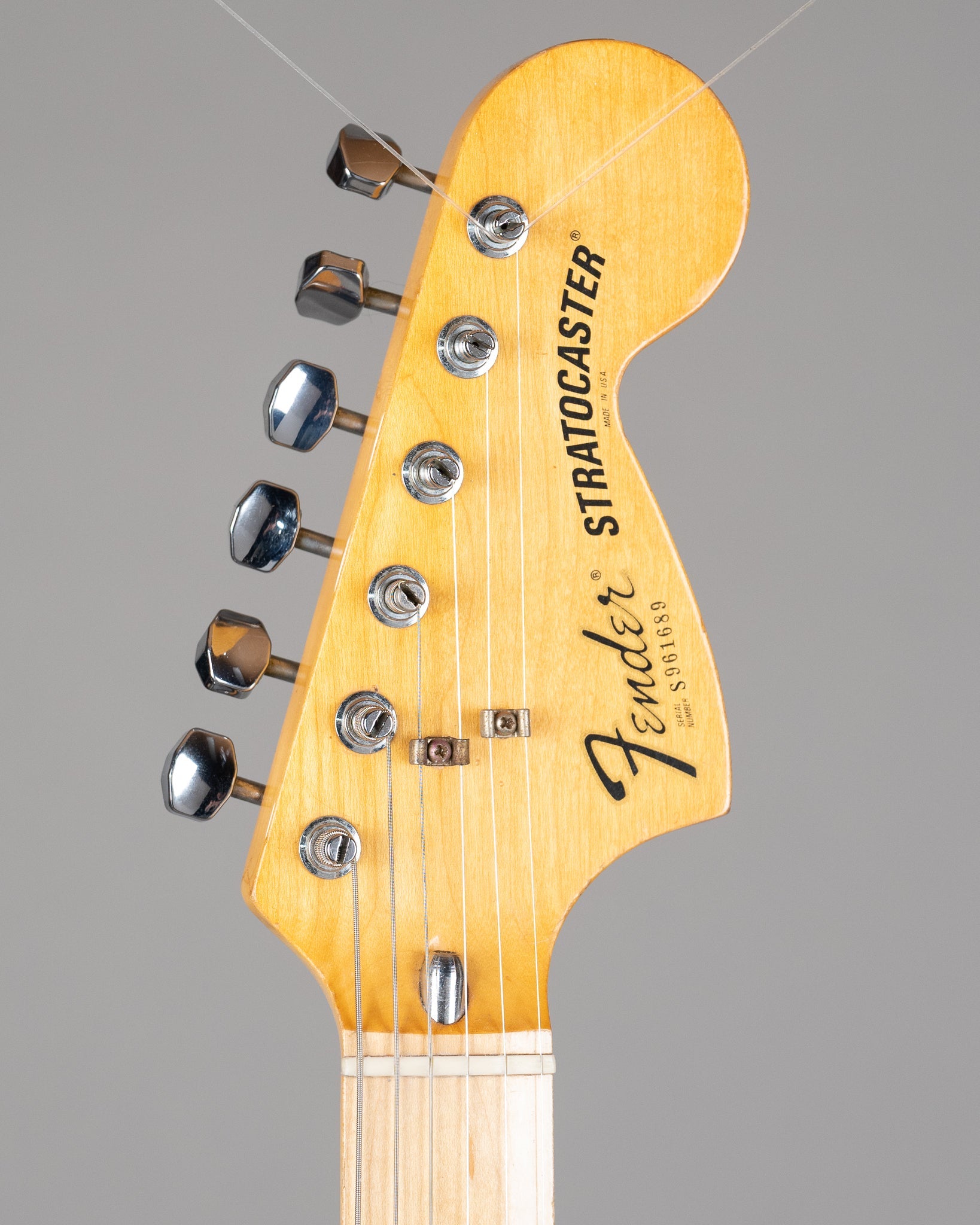 1979 Fender Stratocaster International Series (USA, Moroccan Red,  OHSC)