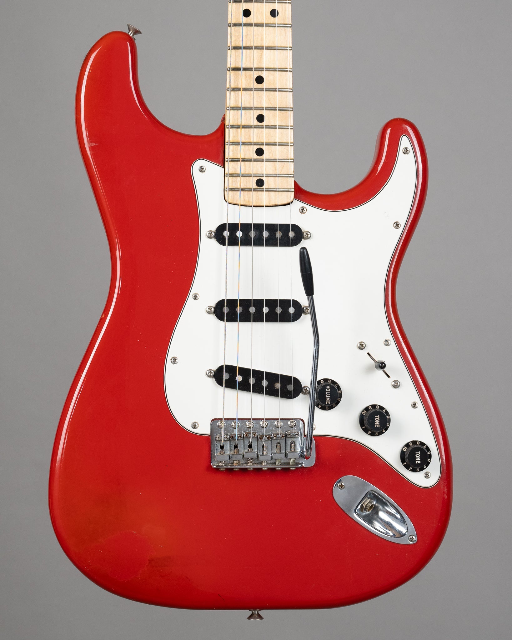 1979 Fender Stratocaster International Series (USA, Moroccan Red,  OHSC)