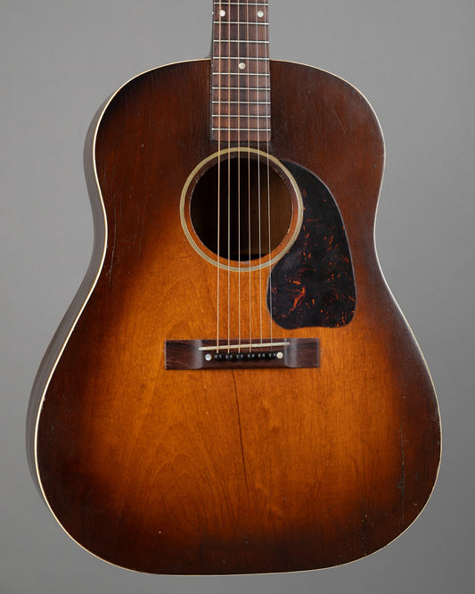 c1942 Gibson J-45 Banner (USA, Non Truss Rod Model, Sunburst, HSC)