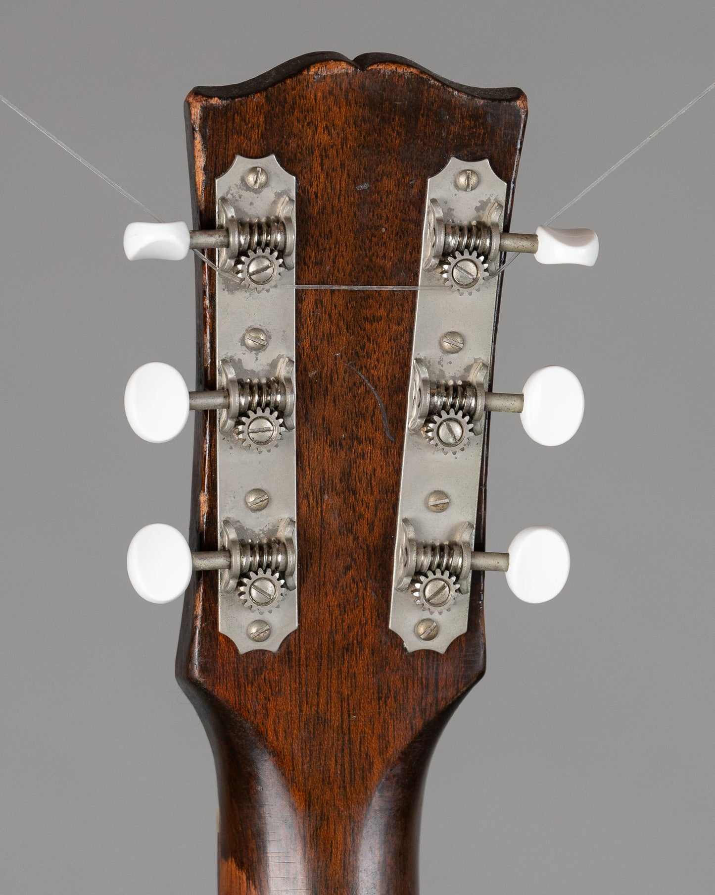 c1942 Gibson J-45 Banner (USA, Non Truss Rod Model, Sunburst, HSC)