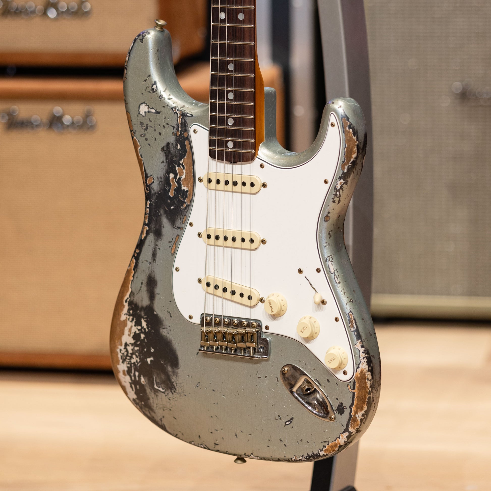 Fender Custom Shop 65 Stratocaster Super Heavy Relic - Super Faded Fire Mist Silver Over Charcoal Frost Metallic