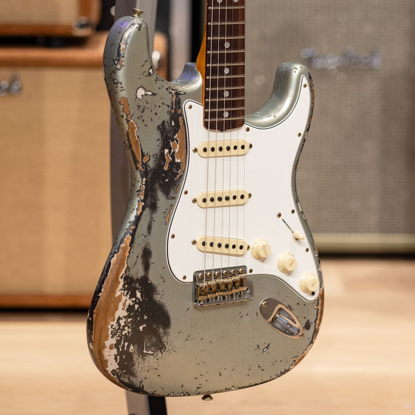 Fender Custom Shop 65 Stratocaster Super Heavy Relic - Super Faded Fire Mist Silver Over Charcoal Frost Metallic
