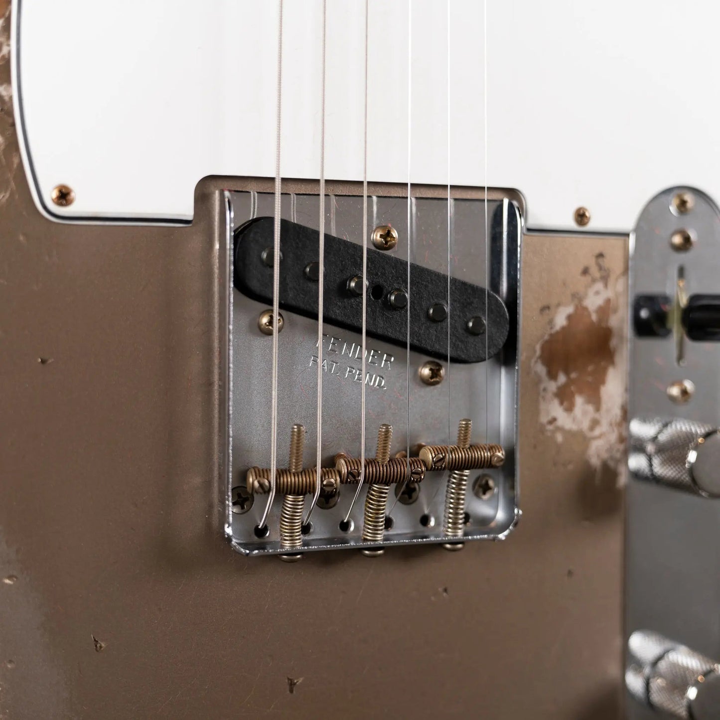 Fender Custom Shop 1961 Telecaster Heavy Relic - Roasted Body/Shoreline Gold