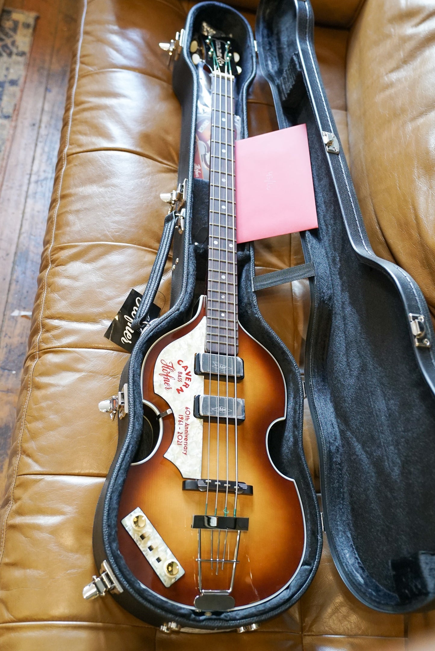 Hofner Violin Bass '61 Cavern 60th Anniversary - Left Handed (1 of only 10 made)