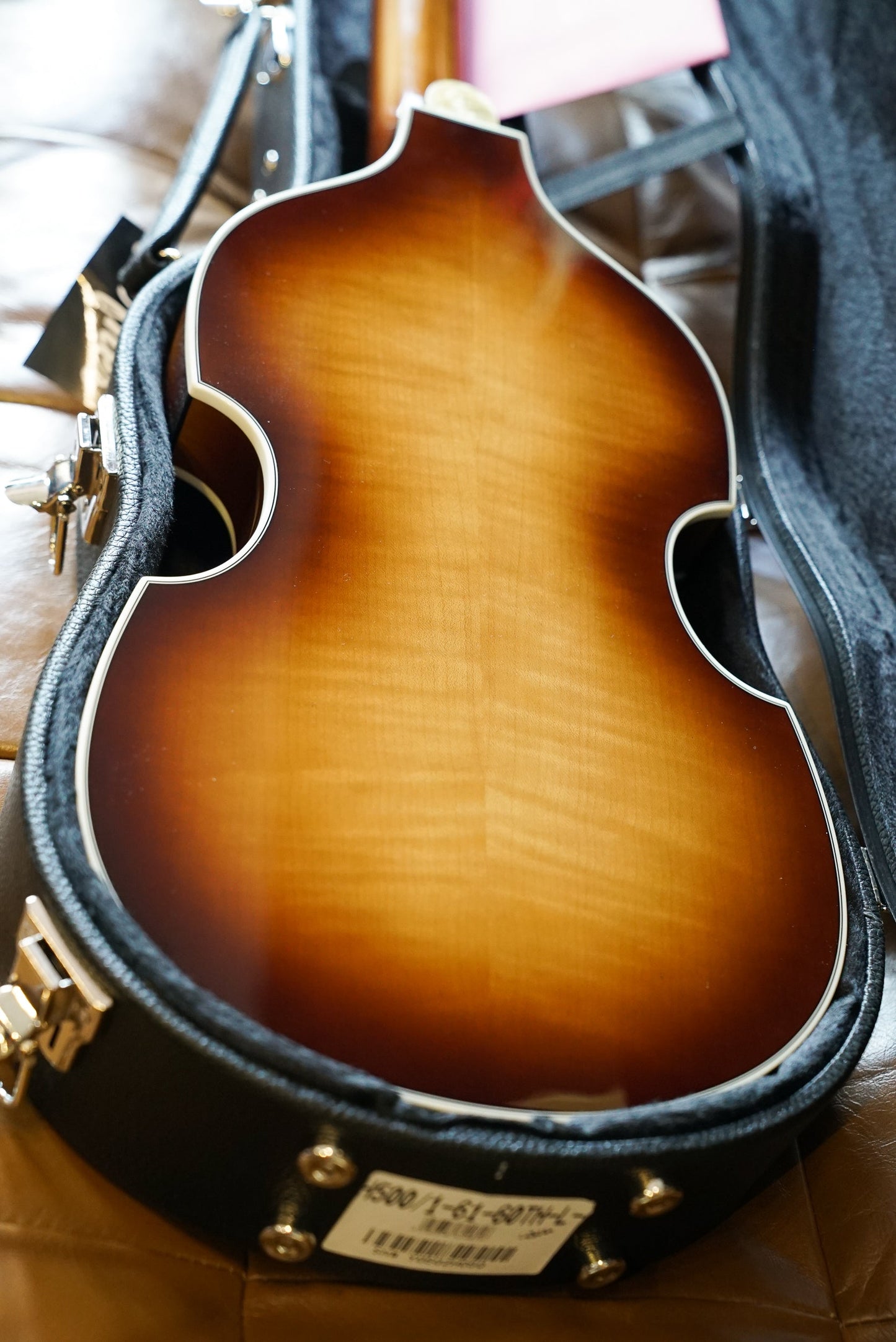 Hofner Violin Bass '61 Cavern 60th Anniversary - Left Handed (1 of only 10 made)
