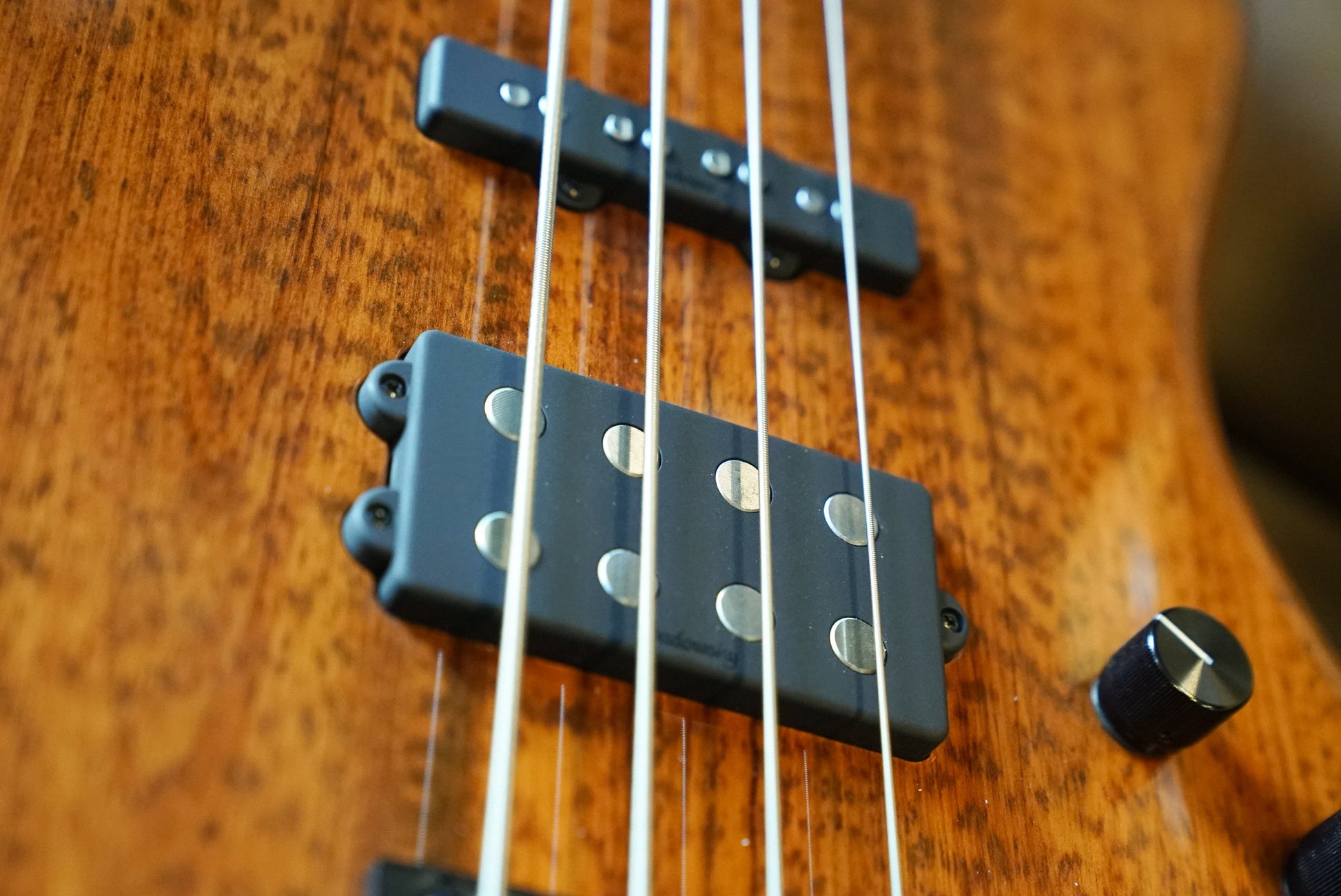 Sadowsky MasterBuilt 2022 Limited Edition 21 Fret MM Style 4-String Bass Guitar