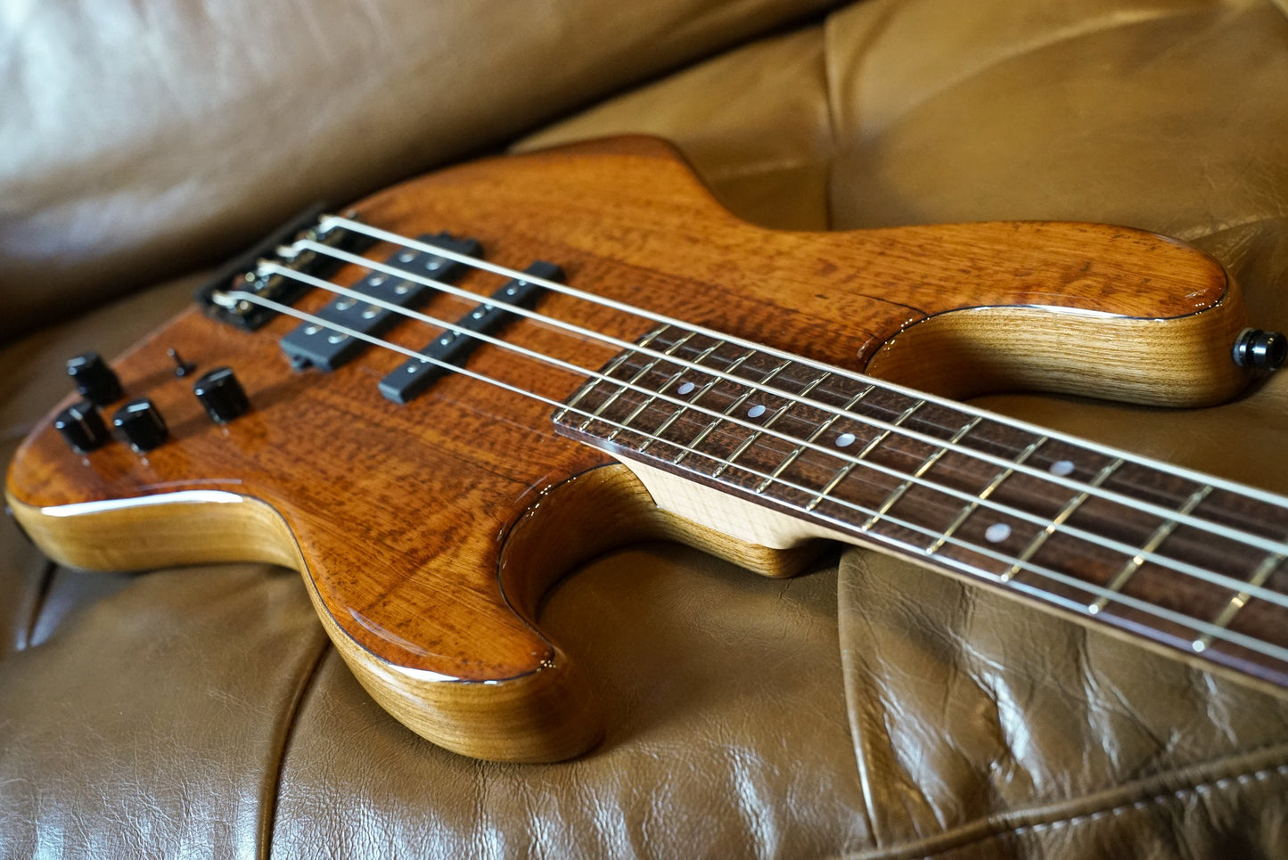 Sadowsky MasterBuilt 2022 Limited Edition 21 Fret MM Style 4-String Bass Guitar
