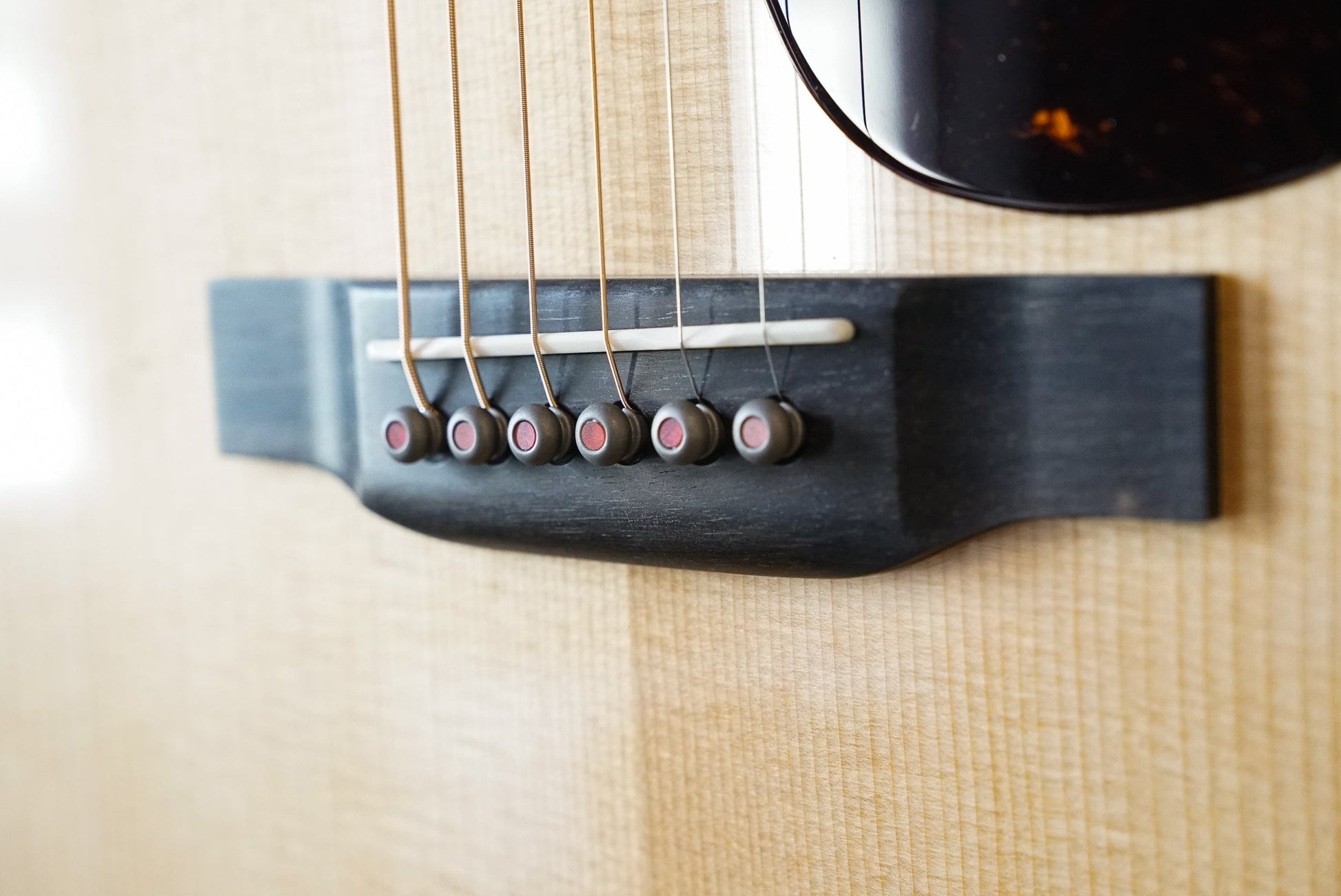 Martin 000-18MD: Modern Deluxe Acoustic Guitar