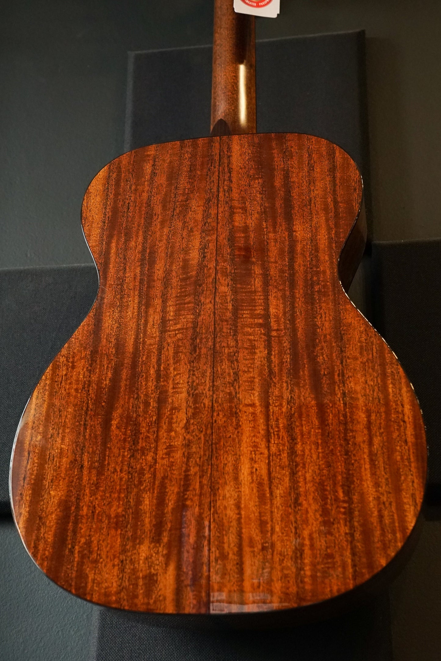 Martin 000-18MD: Modern Deluxe Acoustic Guitar