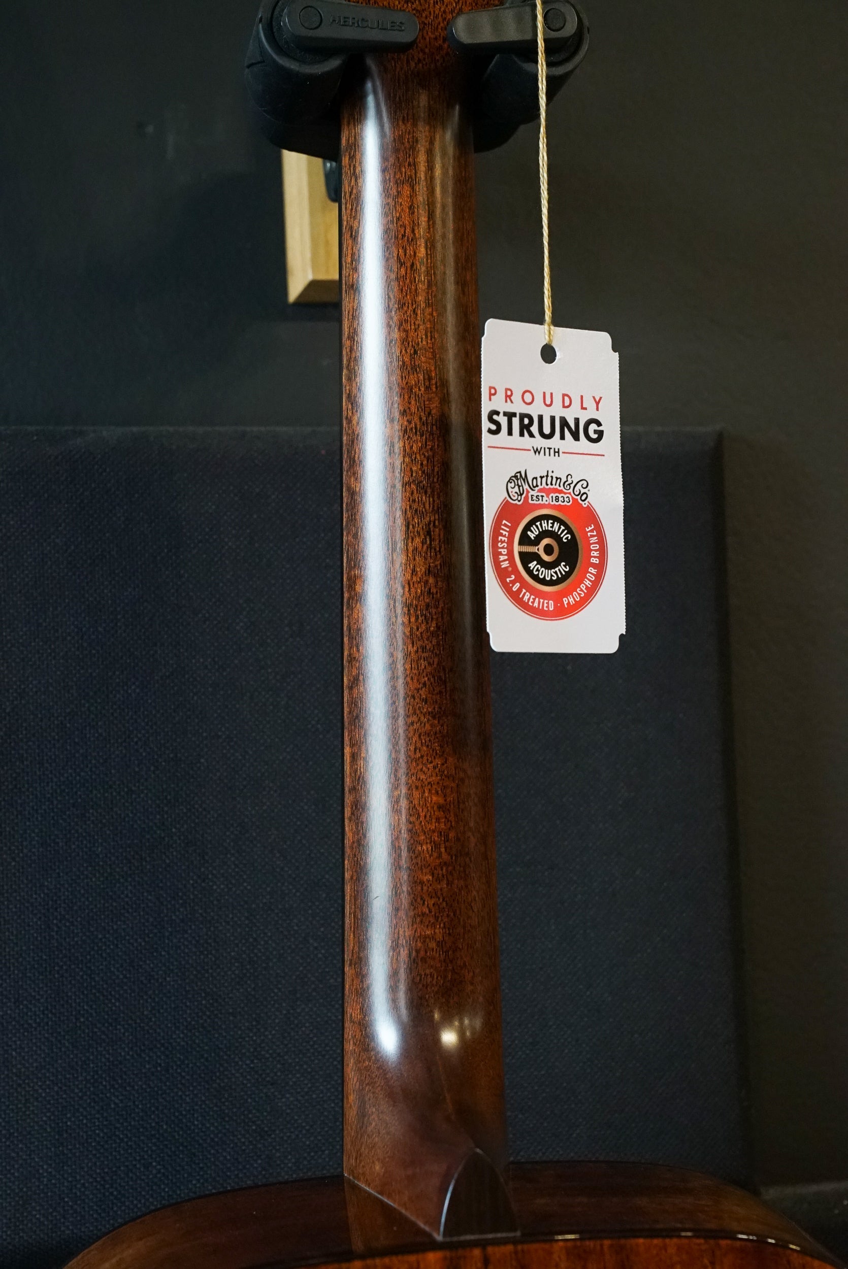 Martin 000-18MD: Modern Deluxe Acoustic Guitar