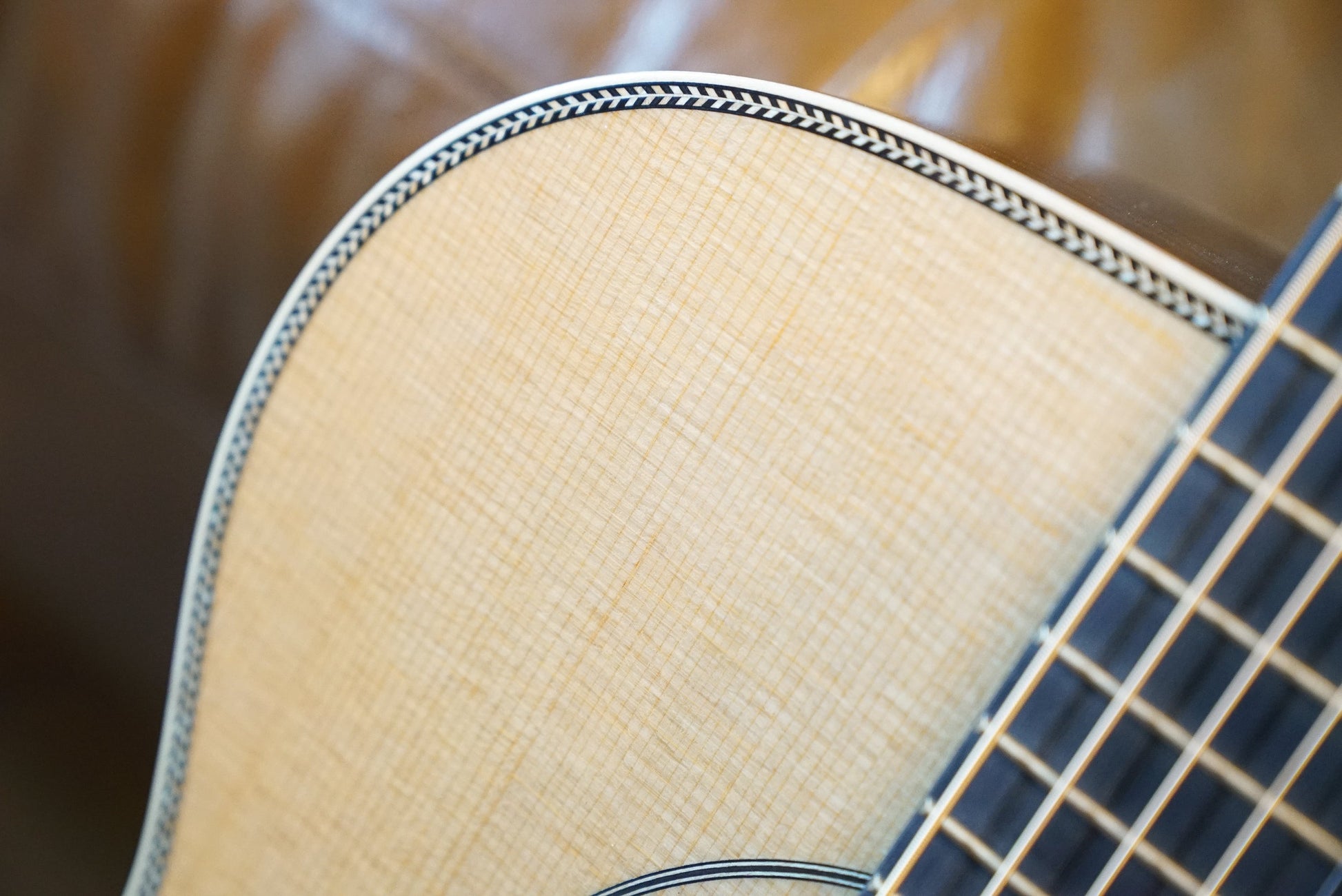 Martin 00028MD: Modern Deluxe Auditorium Acoustic Guitar