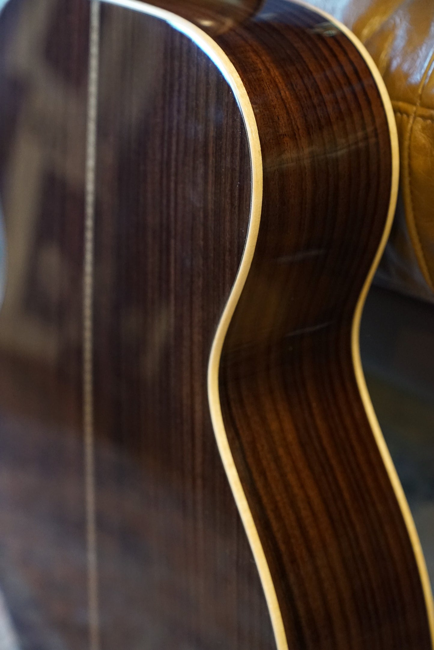 Martin 00028MD: Modern Deluxe Auditorium Acoustic Guitar