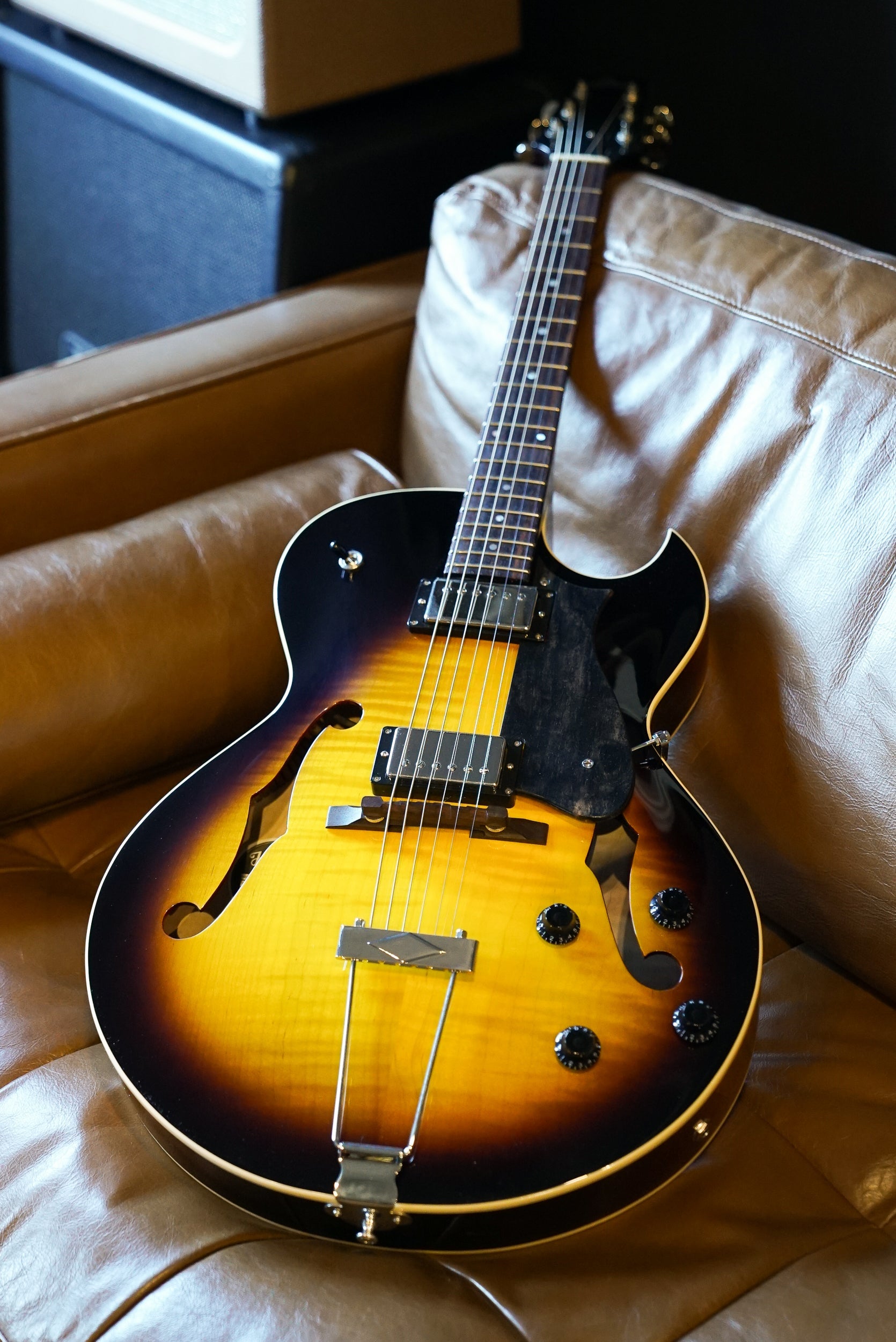 Heritage H-575 Hollow Electric Guitar with Case Original Sunburst