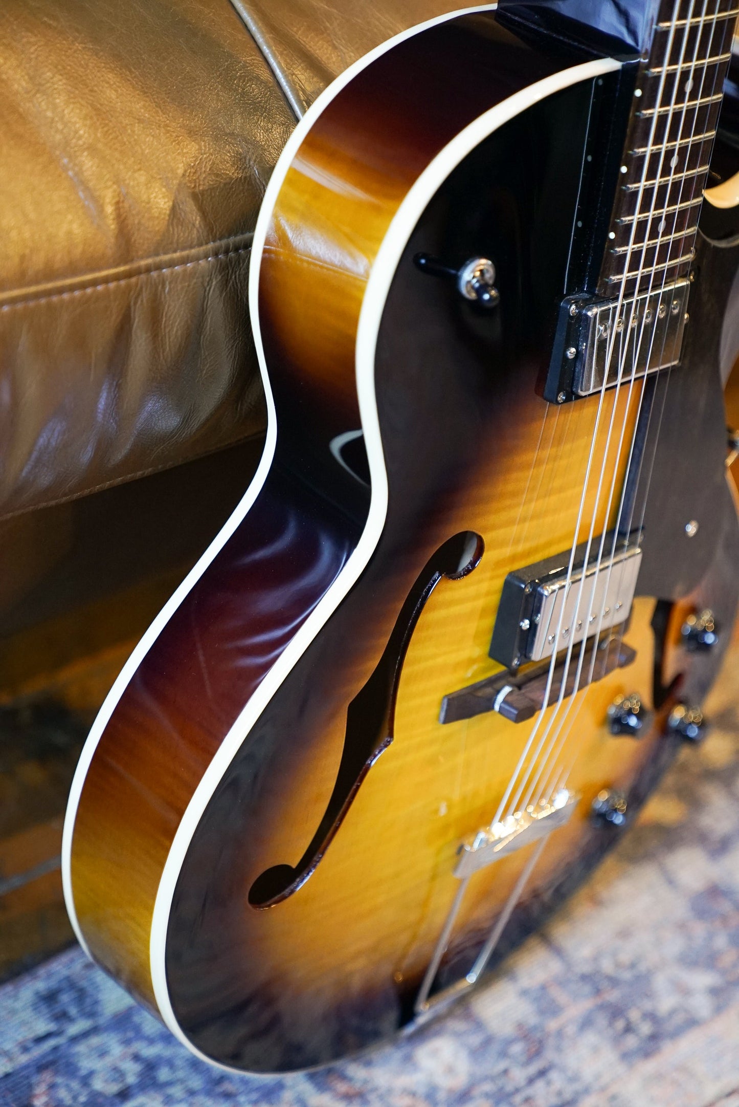 Heritage H-575 Hollow Electric Guitar with Case Original Sunburst