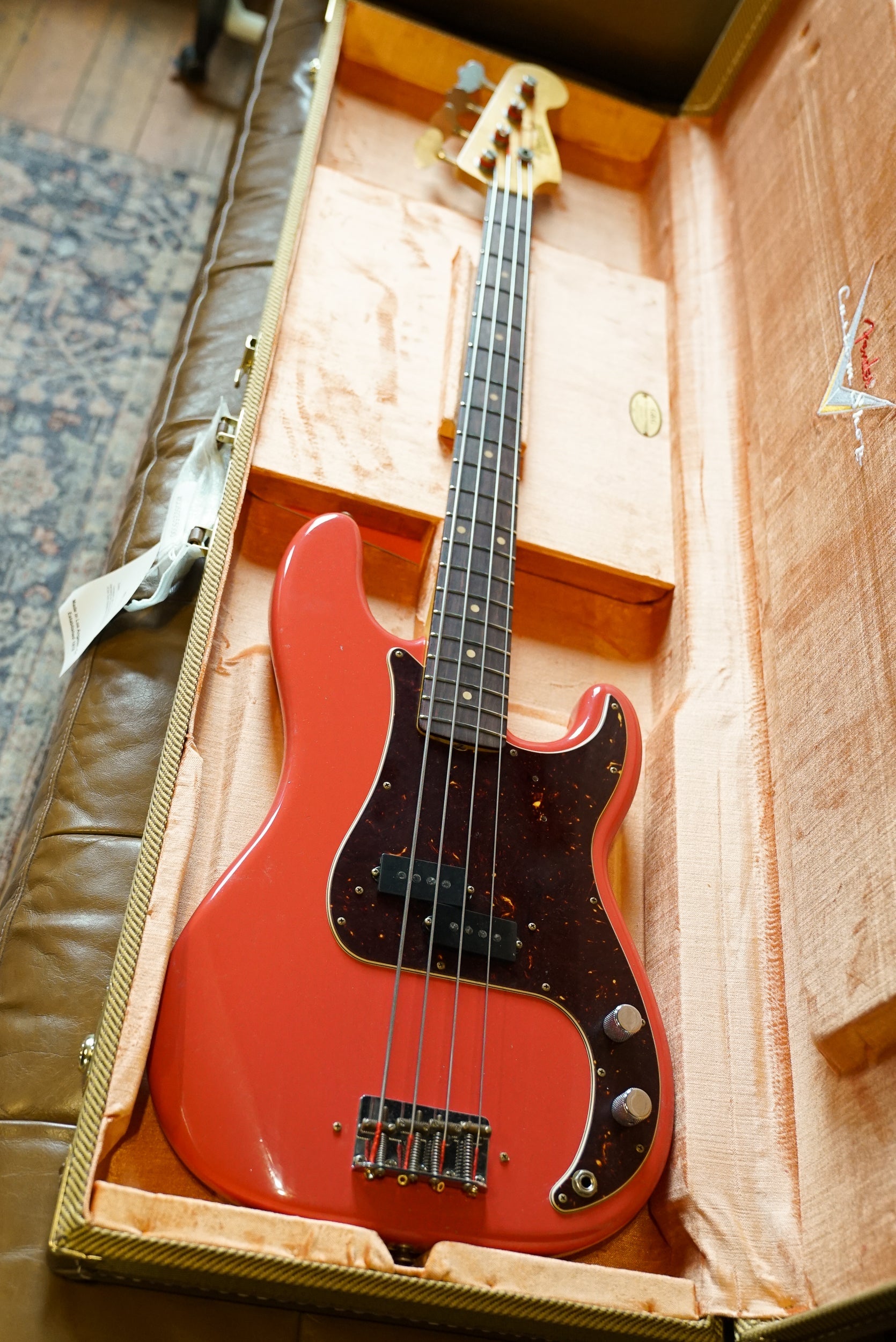 Fender Pino Palladino Signature Precision Bass, Rosewood Fingerboard, Fiesta Red over Desert Sand