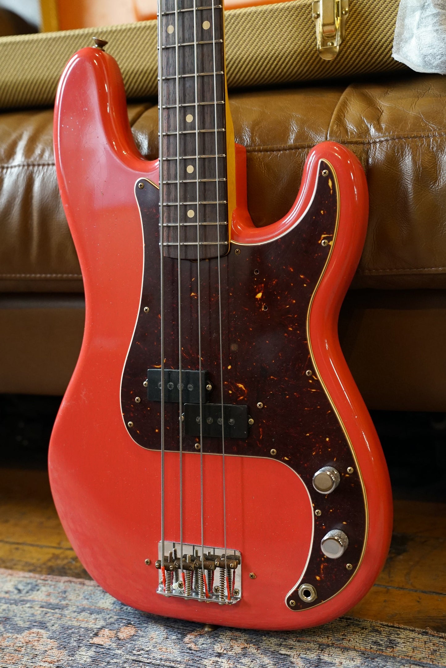 Fender Pino Palladino Signature Precision Bass, Rosewood Fingerboard, Fiesta Red over Desert Sand