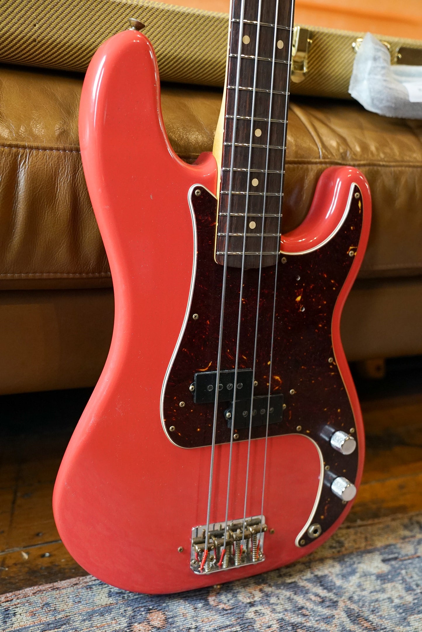 Fender Pino Palladino Signature Precision Bass, Rosewood Fingerboard, Fiesta Red over Desert Sand