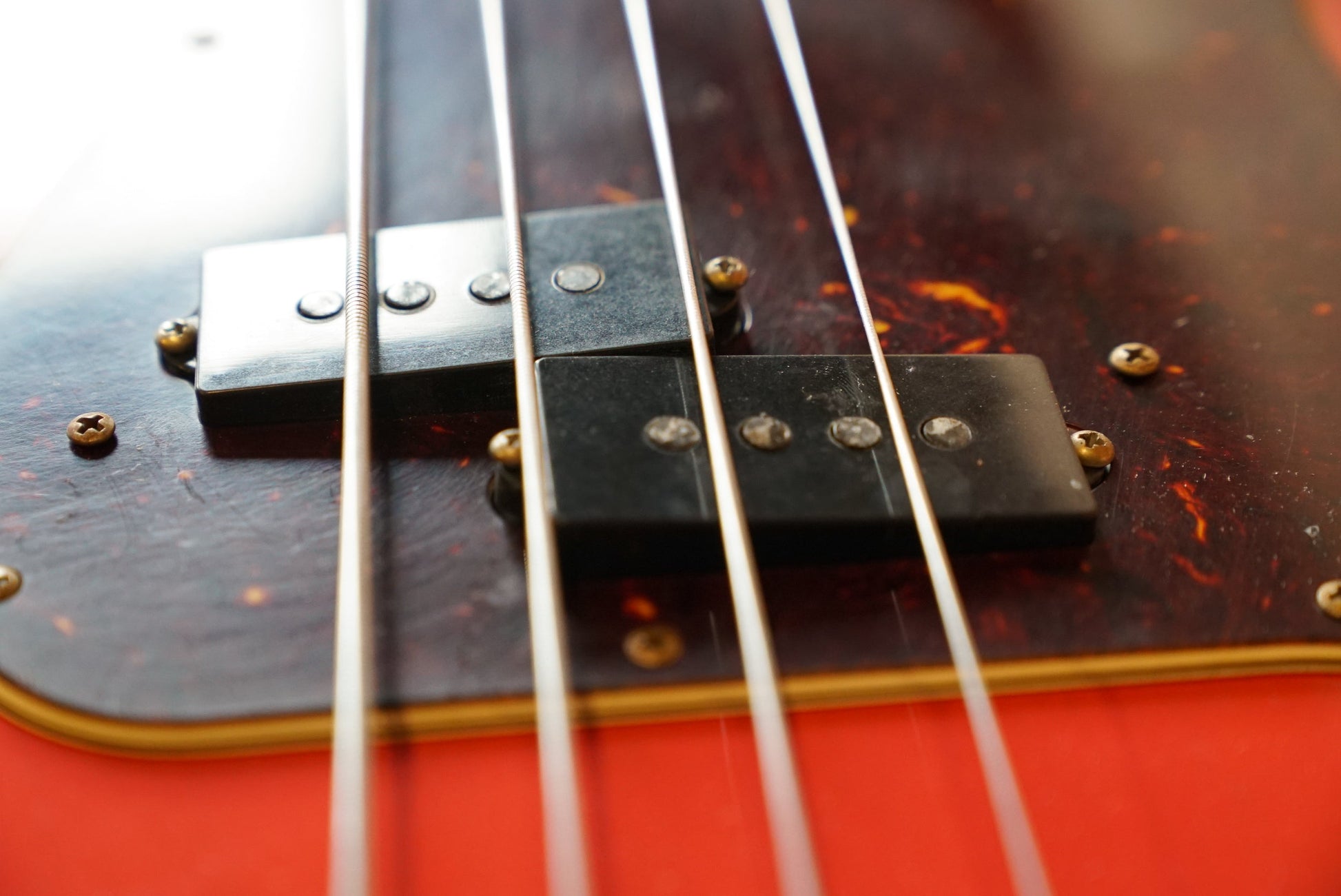 Fender Pino Palladino Signature Precision Bass, Rosewood Fingerboard, Fiesta Red over Desert Sand