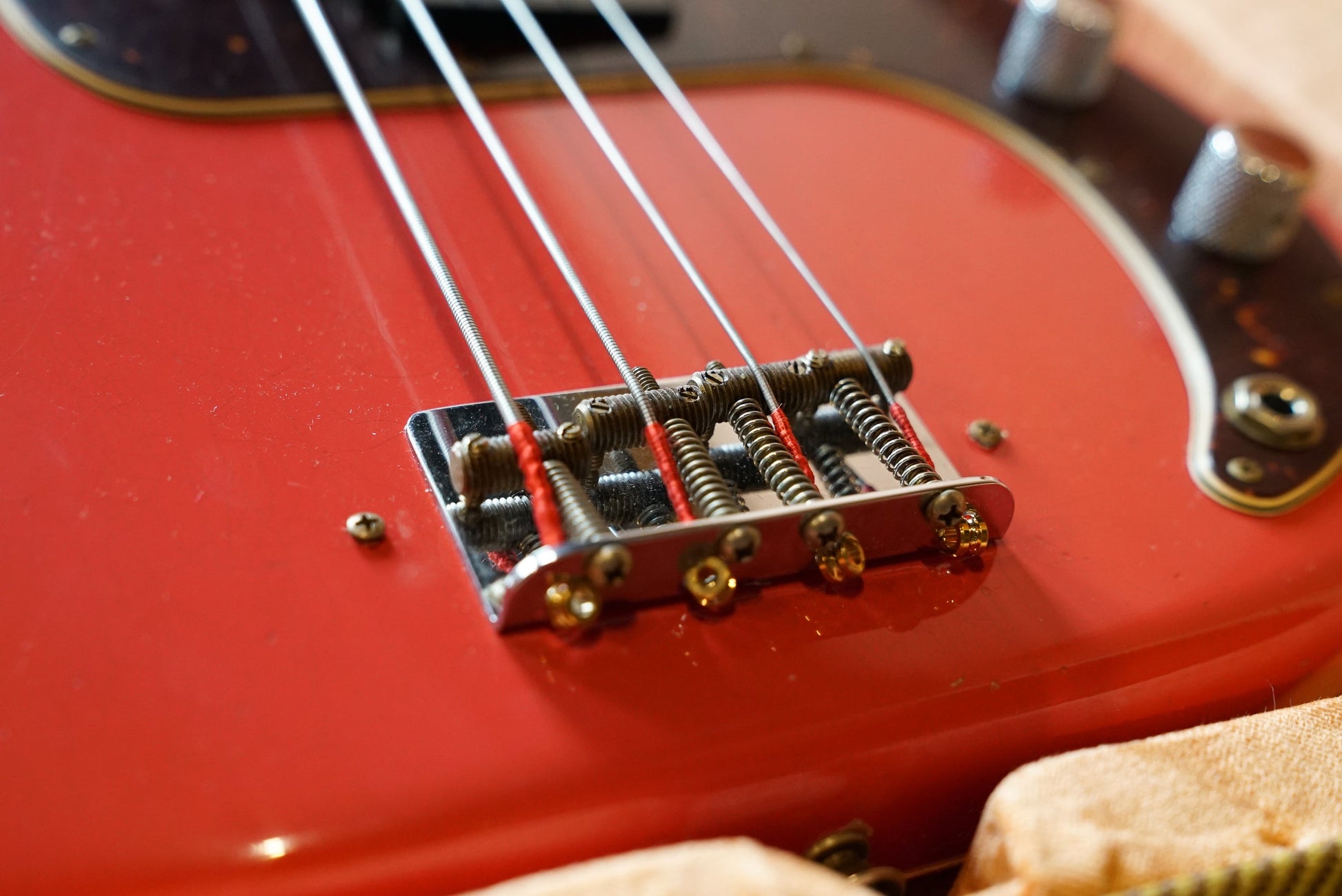 Fender Pino Palladino Signature Precision Bass, Rosewood Fingerboard, Fiesta Red over Desert Sand