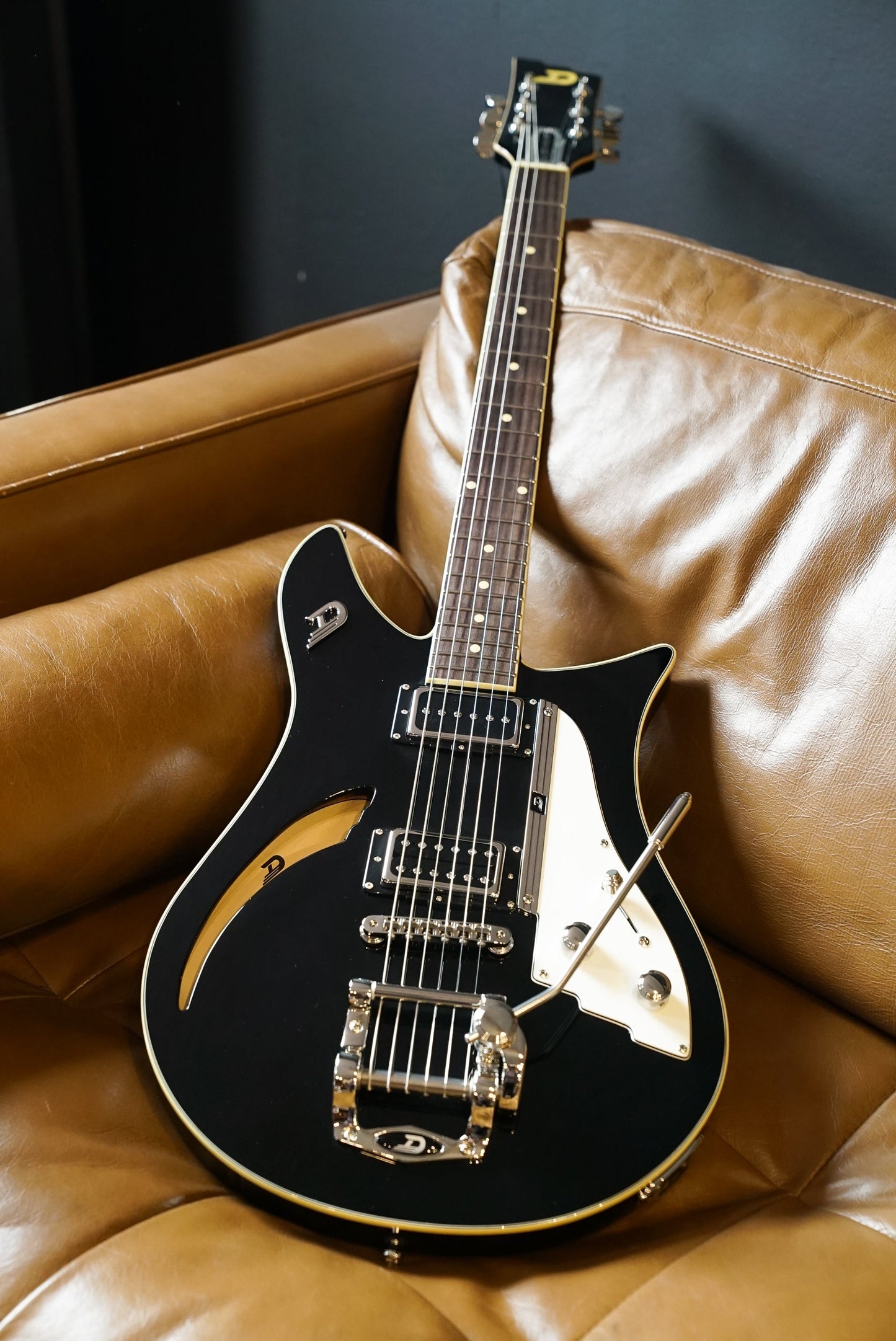 Duesenberg Double Cat Tremolo - Black