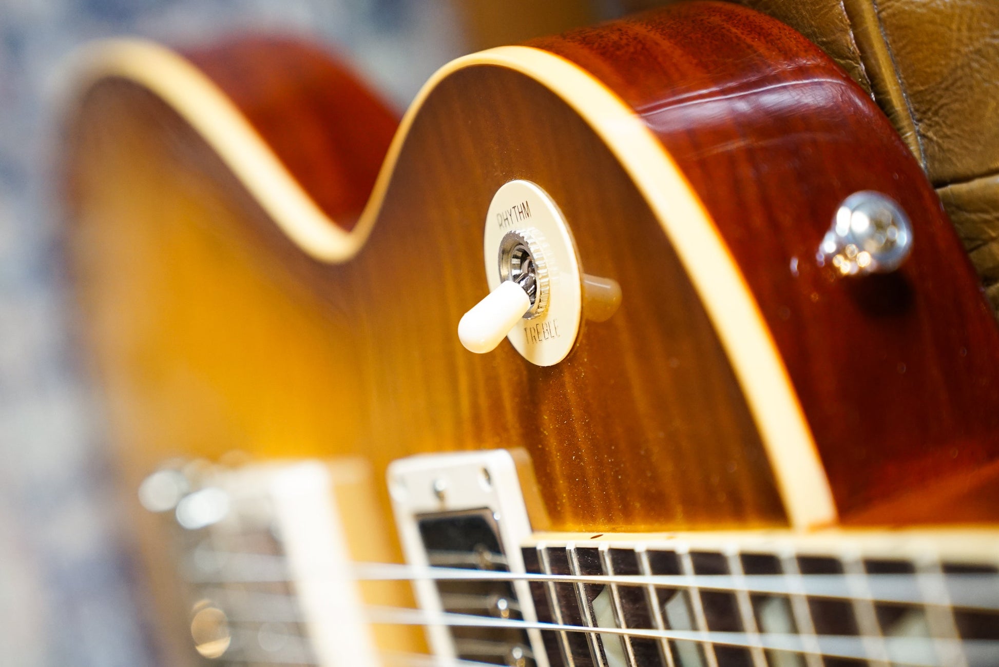 Gibson Custom Shop '59 Les Paul Standard Reissue, Ultra Light Back Upgrade - VOS Golden Poppy Burst