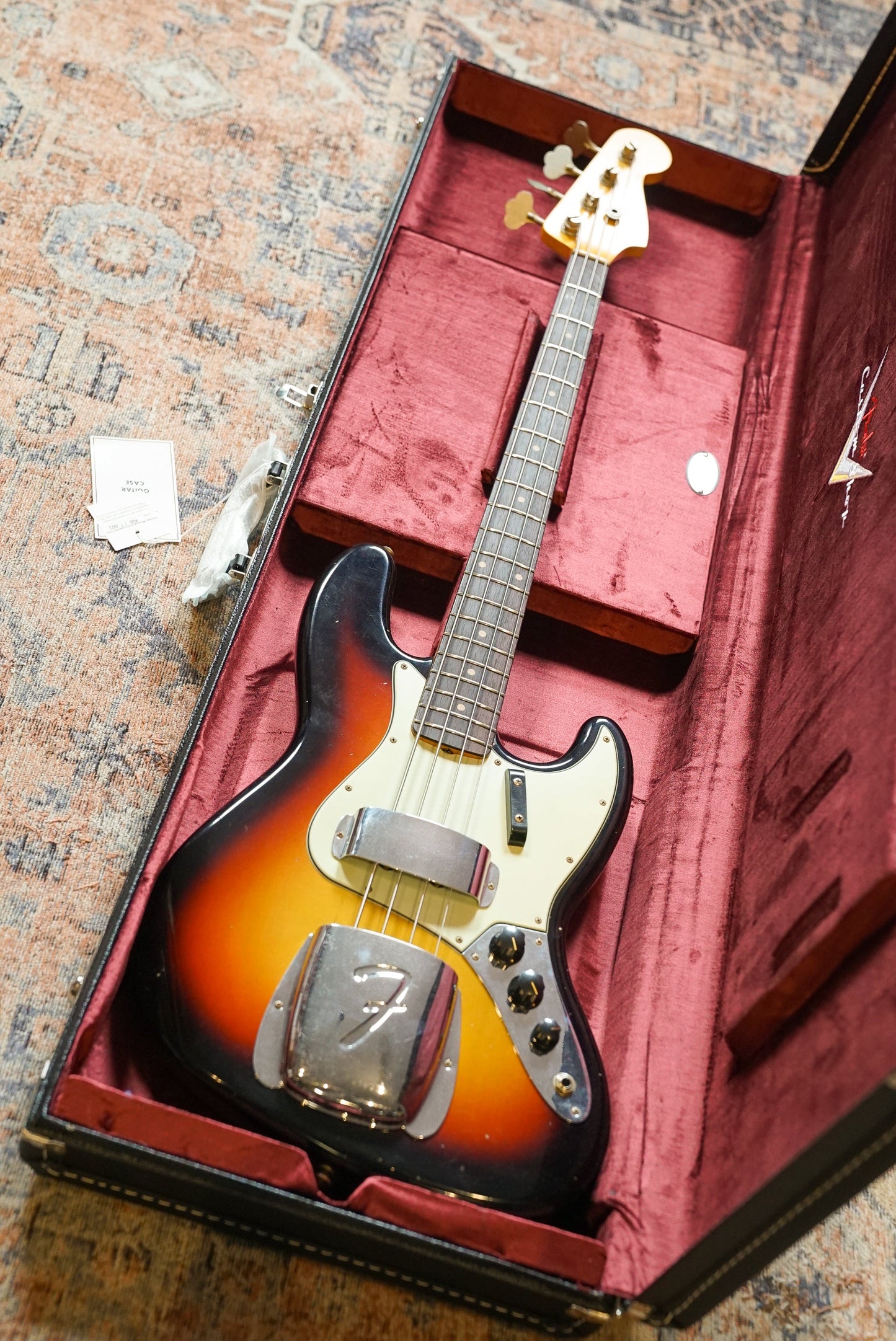 Fender Custom Shop Limited Edition '64 Jazz Bass Journeyman Relic - Super Faded Aged Three-Tone Sunburst