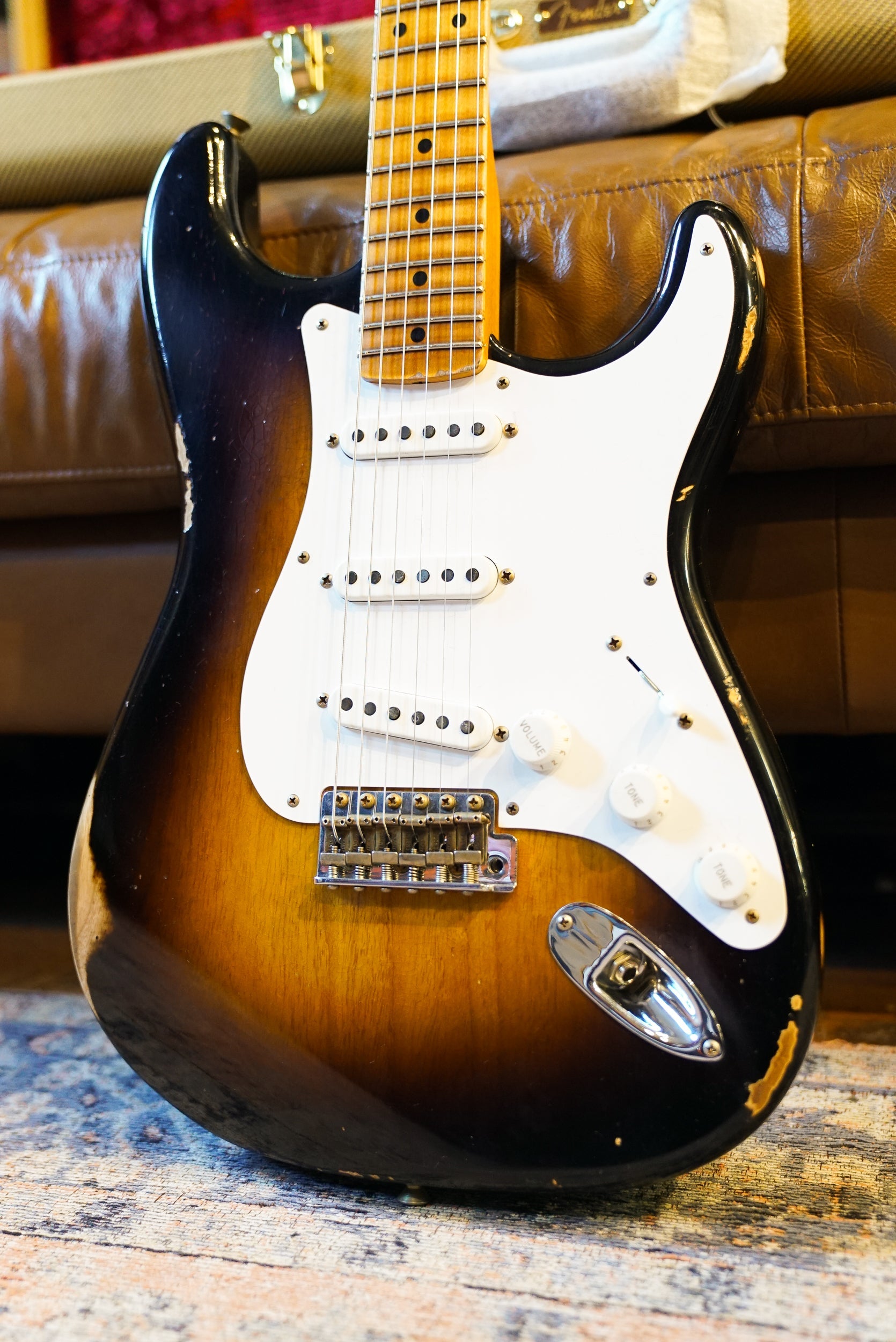Fender Limited Edition 70th Anniversary 1954 Stratocaster Relic, 1-Piece Quartersawn Maple Neck Fingerboard, Wide-Fade 2-Color Sunburst