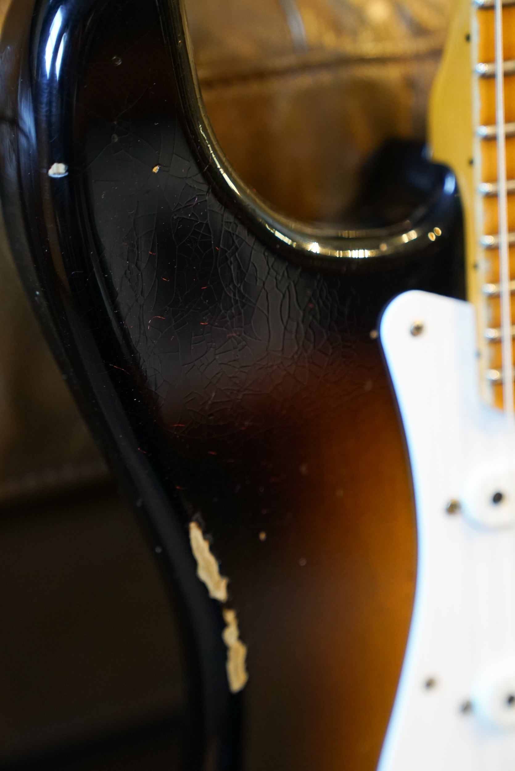 Fender Limited Edition 70th Anniversary 1954 Stratocaster Relic, 1-Piece Quartersawn Maple Neck Fingerboard, Wide-Fade 2-Color Sunburst