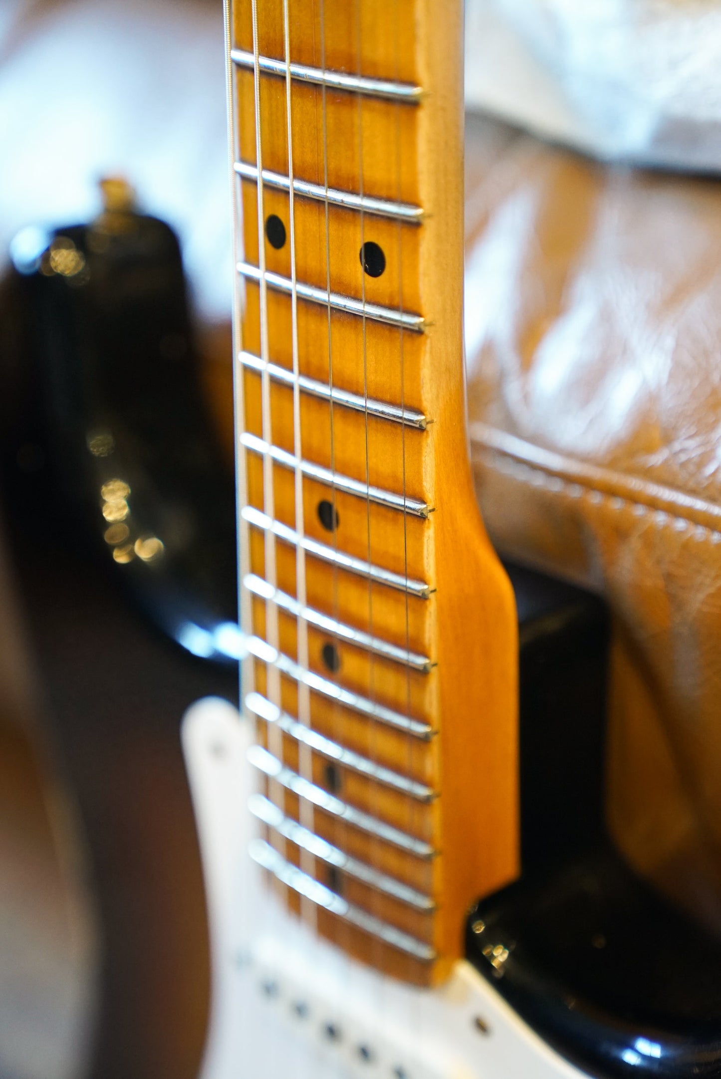 Fender Limited Edition 70th Anniversary 1954 Stratocaster Relic, 1-Piece Quartersawn Maple Neck Fingerboard, Wide-Fade 2-Color Sunburst
