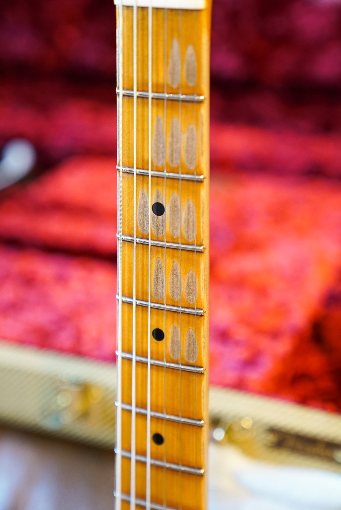Fender Limited Edition 70th Anniversary 1954 Stratocaster Relic, 1-Piece Quartersawn Maple Neck Fingerboard, Wide-Fade 2-Color Sunburst