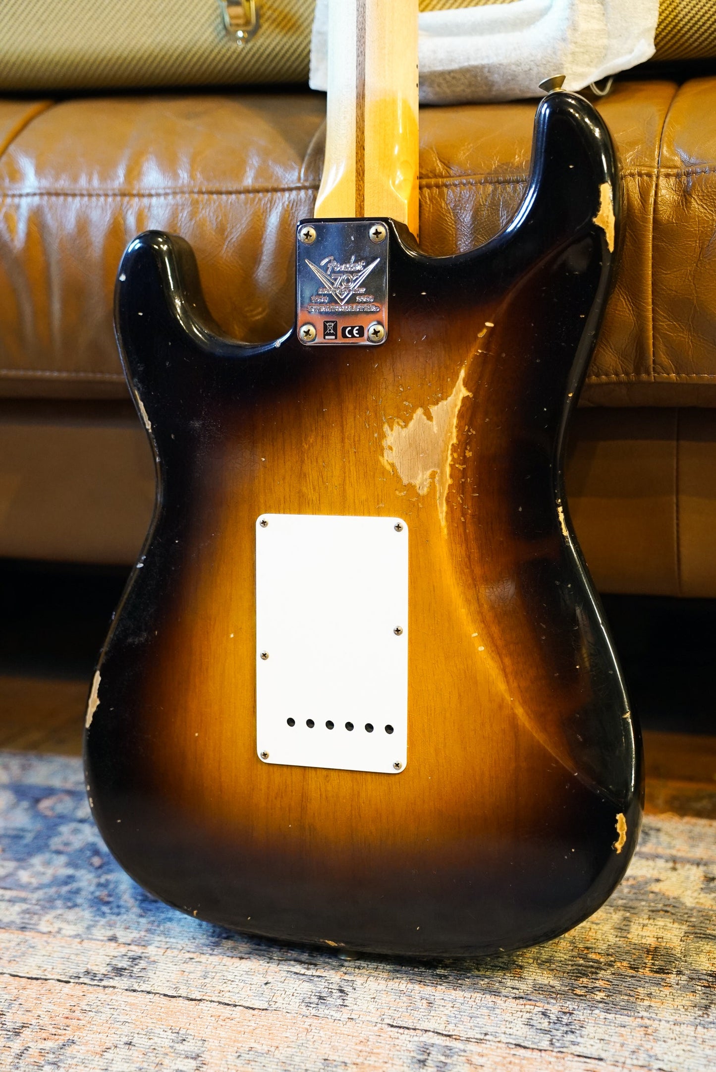 Fender Limited Edition 70th Anniversary 1954 Stratocaster Relic, 1-Piece Quartersawn Maple Neck Fingerboard, Wide-Fade 2-Color Sunburst
