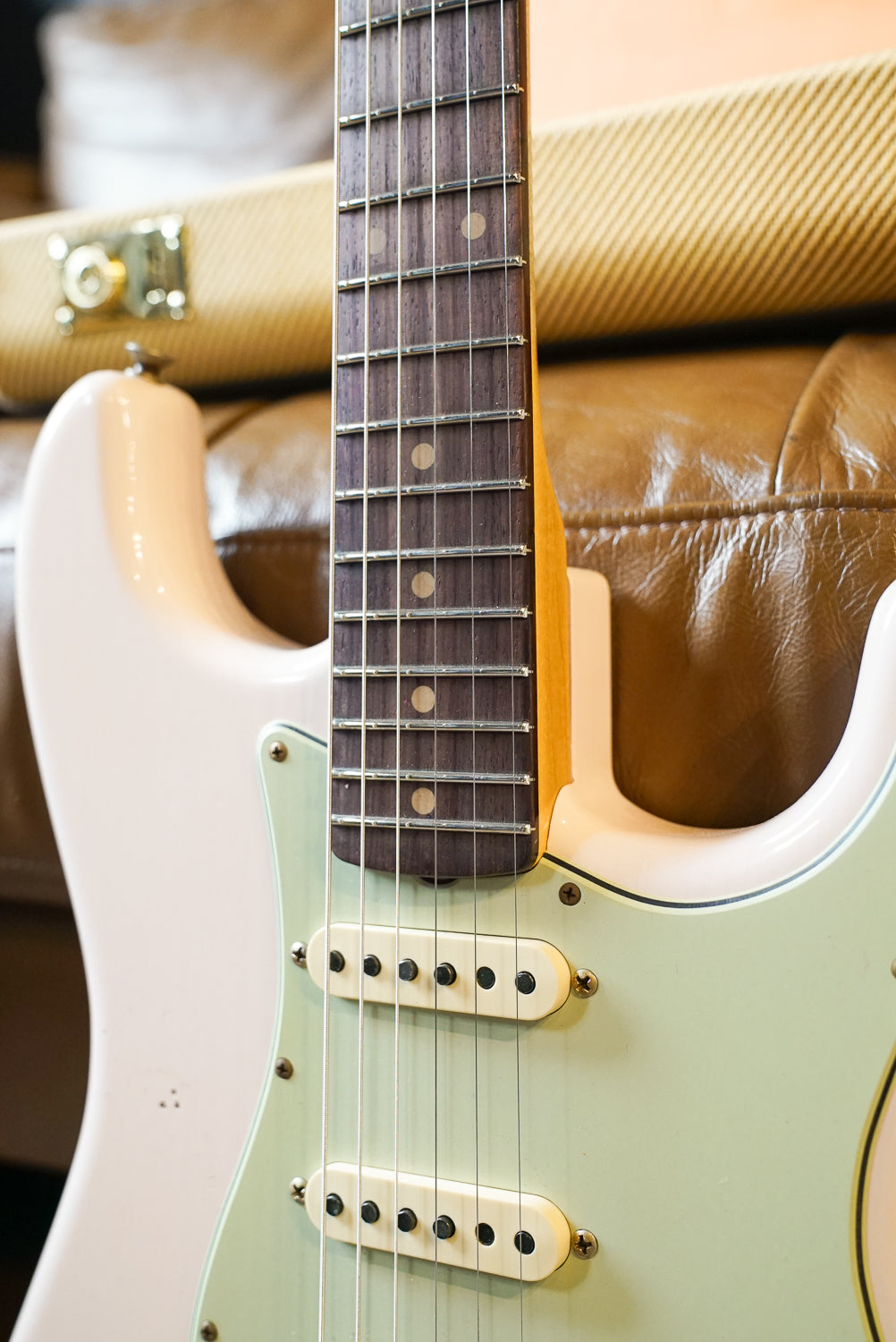 Fender Custom Shop '59 Stratocaster Journeyman Relic - Super Faded Aged Shell Pink