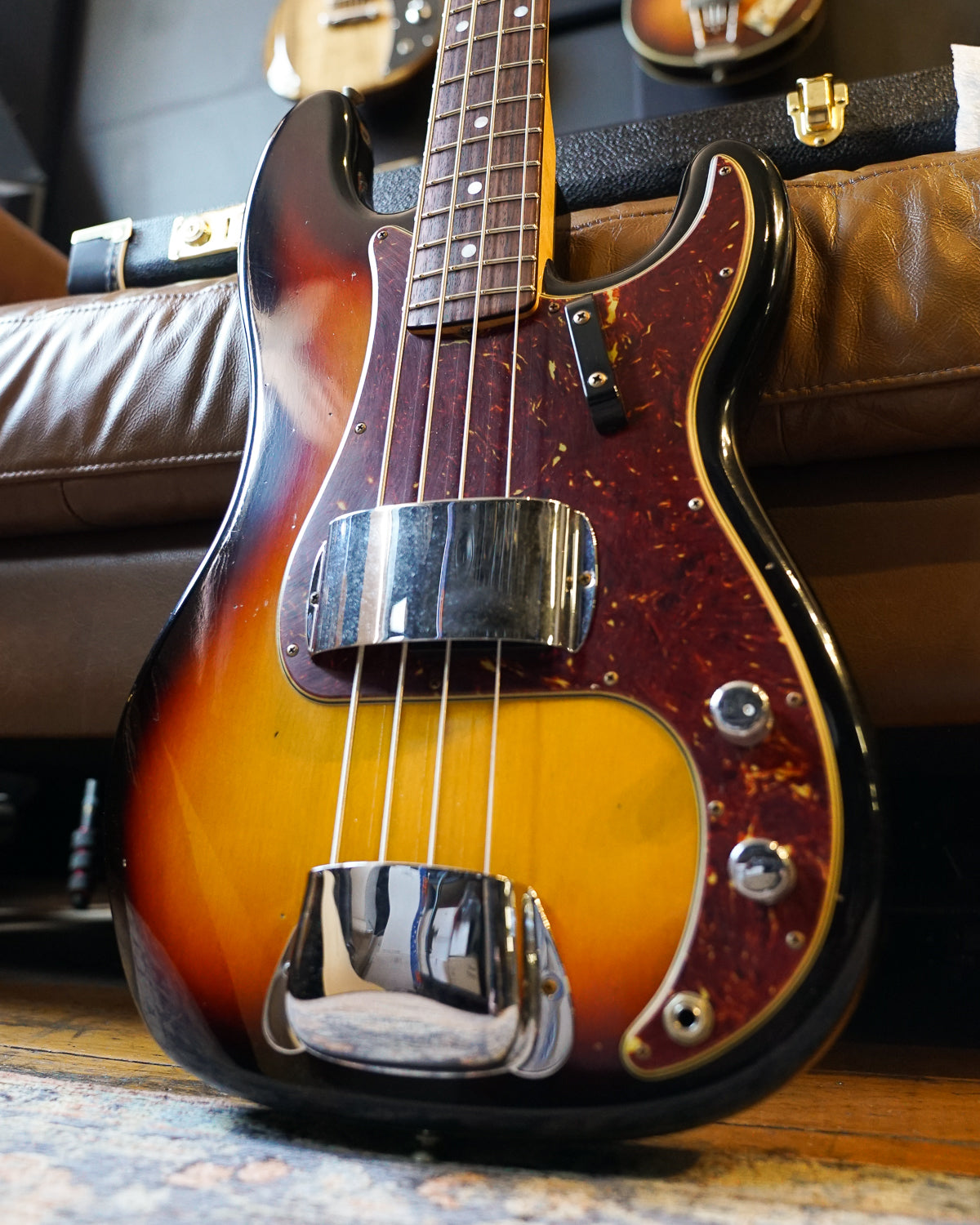 Fender Custom Shop '66 Precision Bass Journeyman Relic - 3 Tone Sunburst