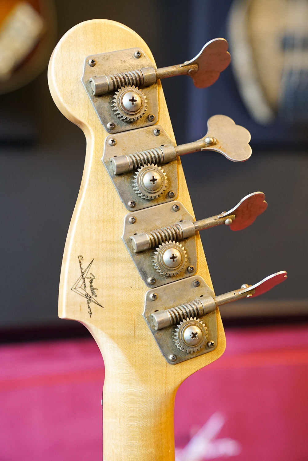 Fender Custom Shop '66 Precision Bass Journeyman Relic - 3 Tone Sunburst