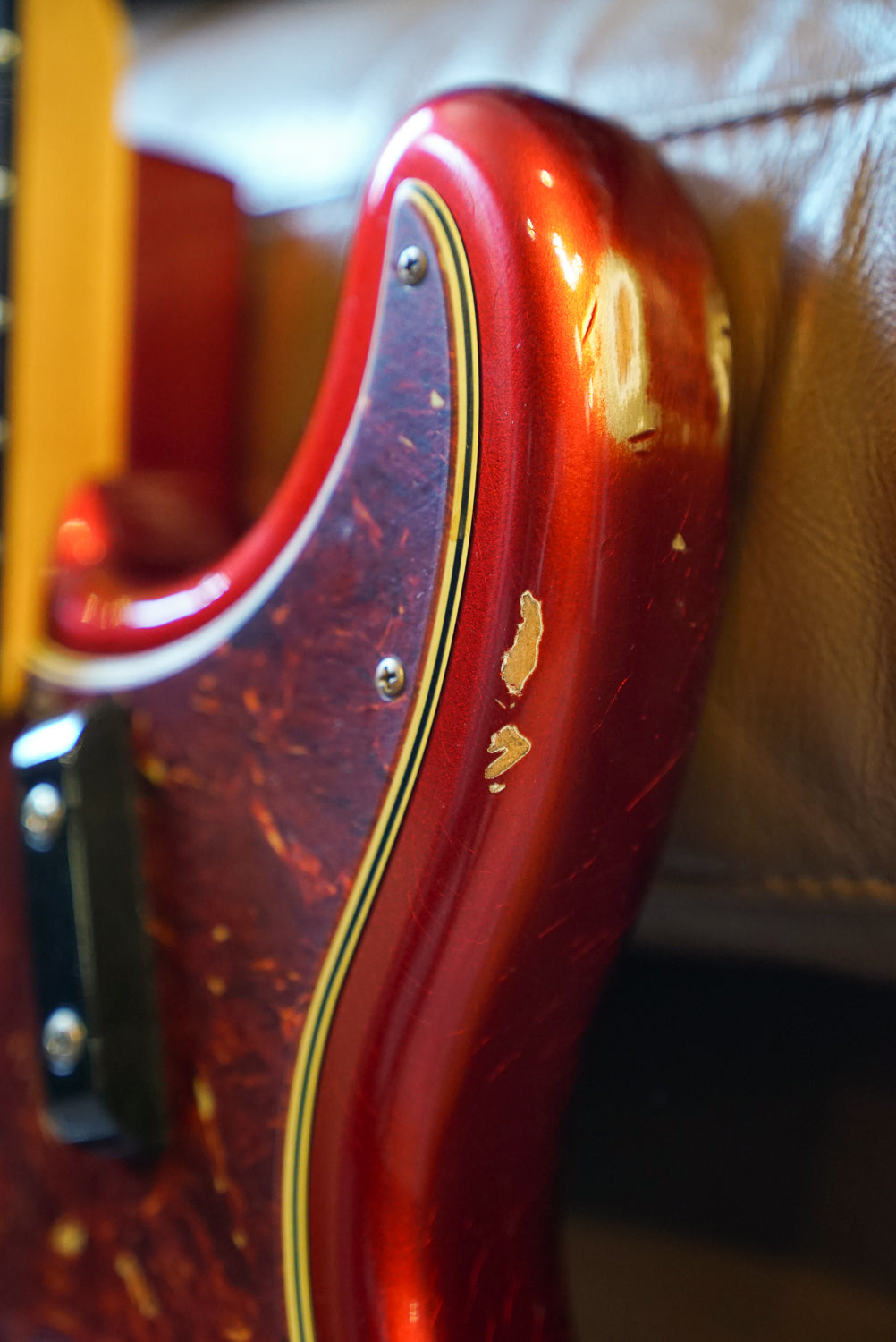 Fender Custom Shop '66 Precision Bass Relic - Aged Candy Apple Red