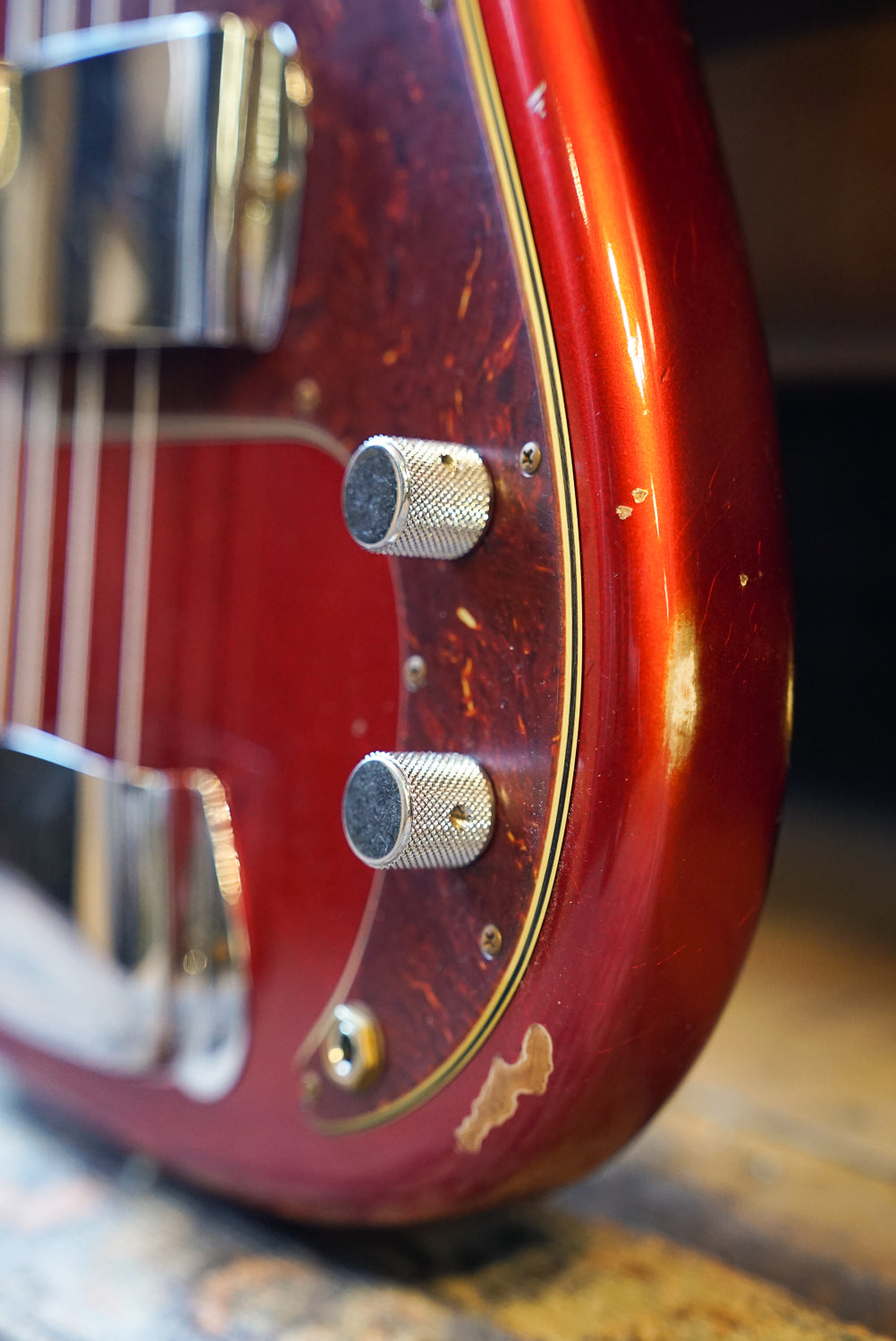 Fender Custom Shop '66 Precision Bass Relic - Aged Candy Apple Red