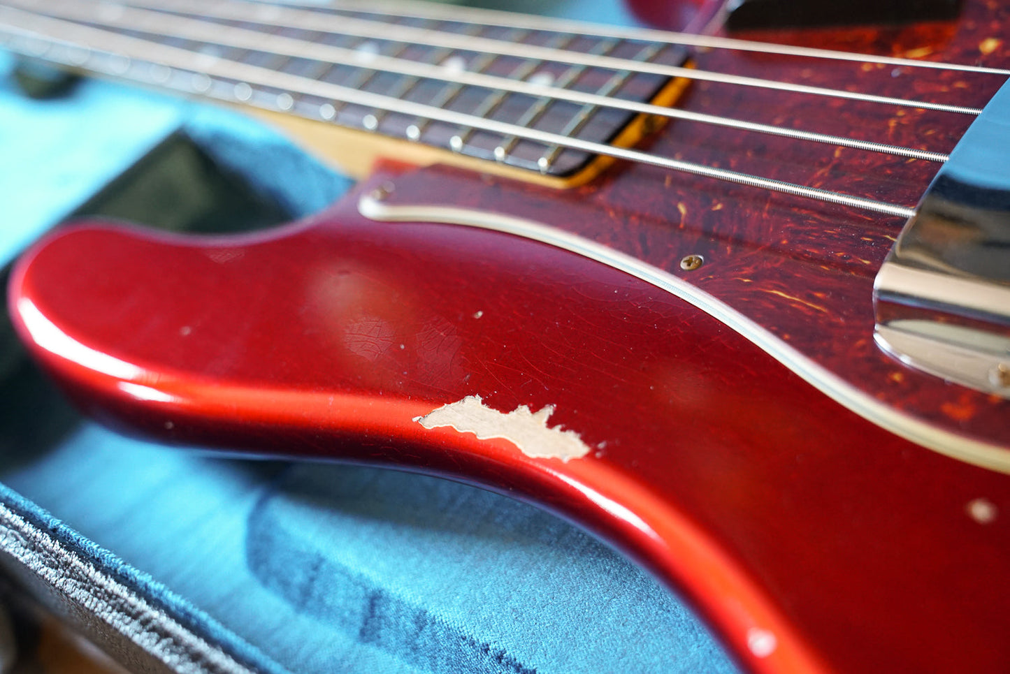 Fender Custom Shop '66 Precision Bass Relic - Aged Candy Apple Red