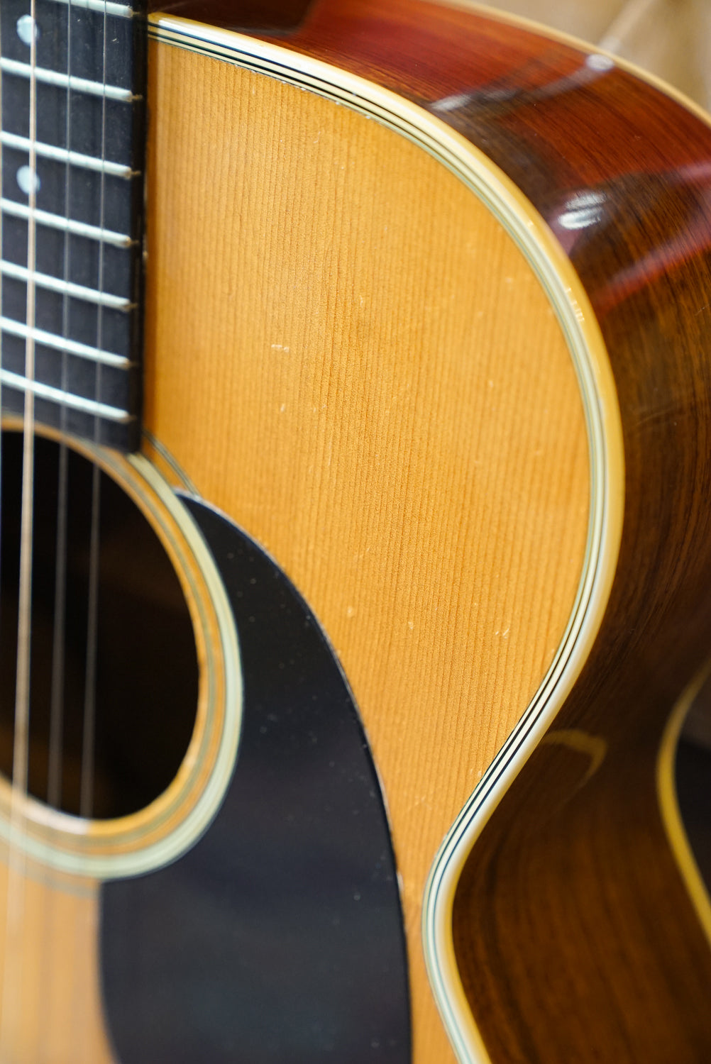 Pre-Owned Martin 000-28 1972