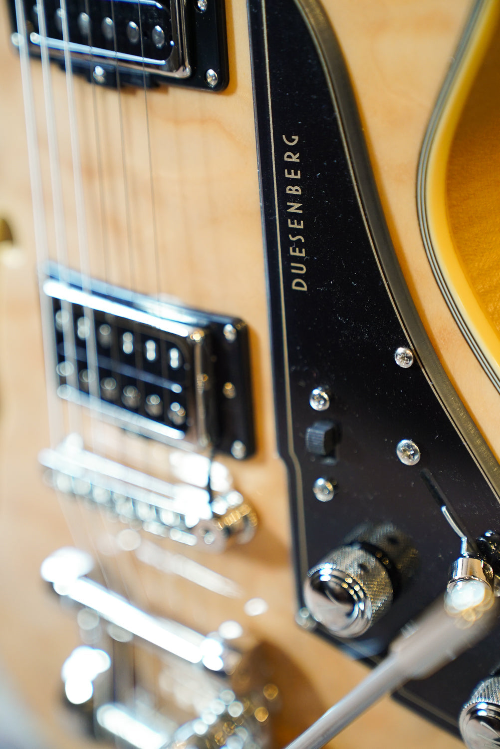 Duesenberg Alliance Series Tom Bukovac Quilted Maple Natural