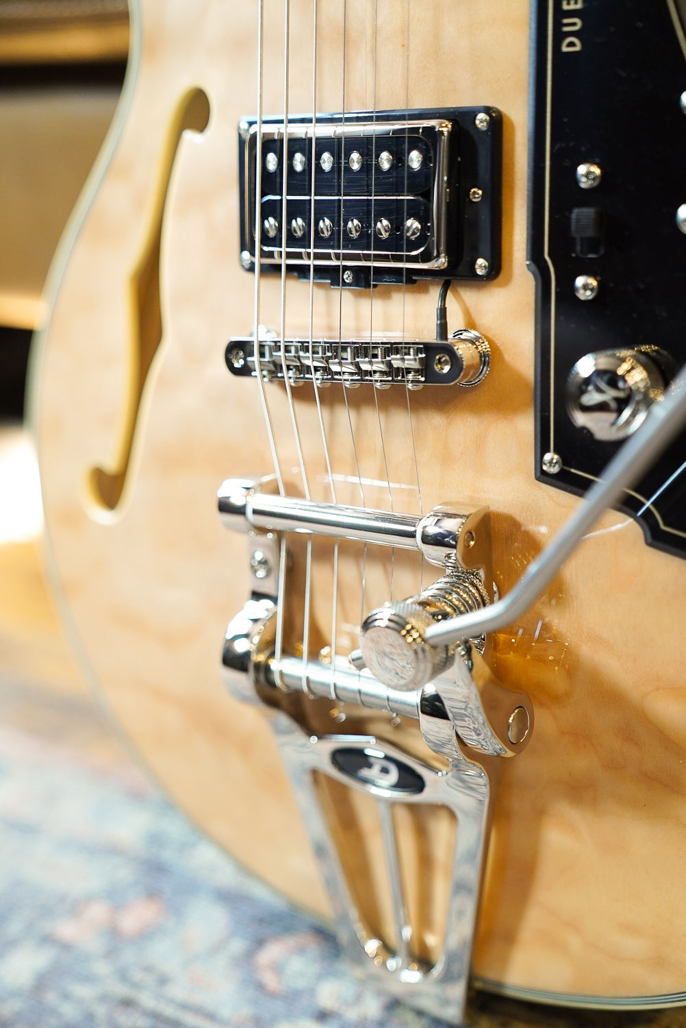 Duesenberg Alliance Series Tom Bukovac Quilted Maple Natural