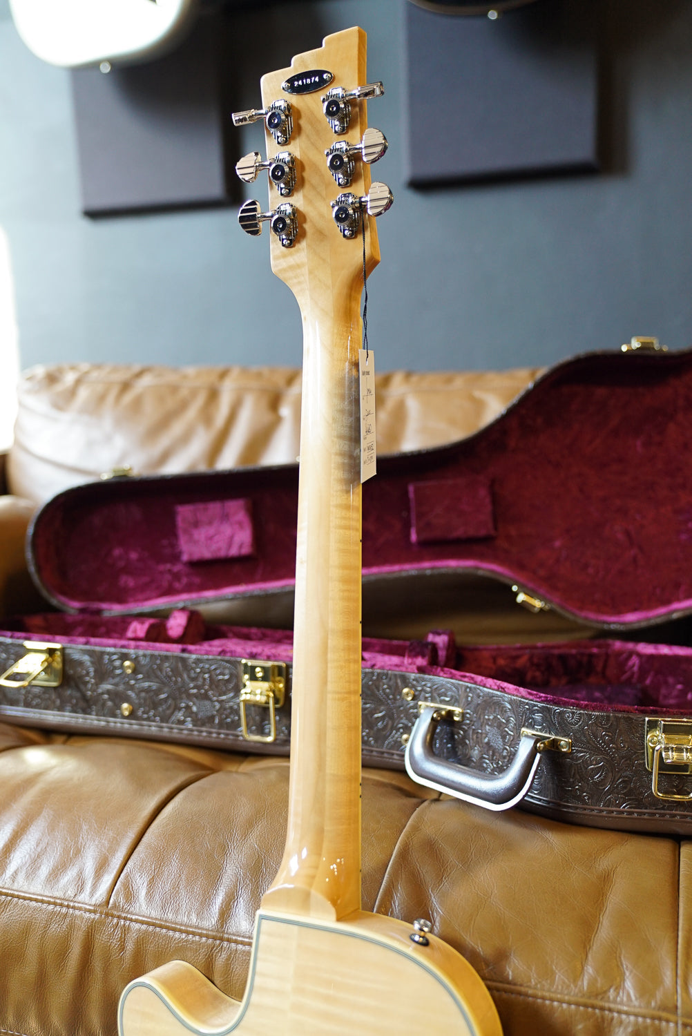 Duesenberg Alliance Series Tom Bukovac Quilted Maple Natural