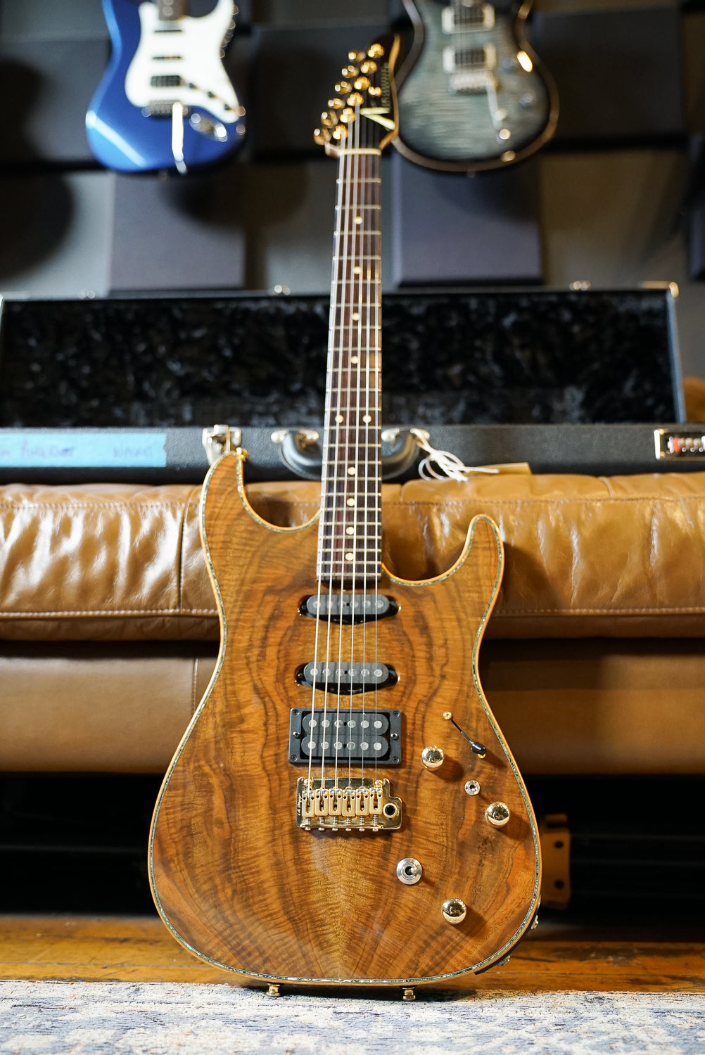 Pre-Owned Tom Anderson Hollow Drop Top Walnut Top w/Case "1999