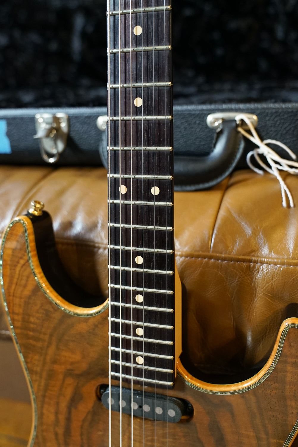 Pre-Owned Tom Anderson Hollow Drop Top Walnut Top w/Case "1999