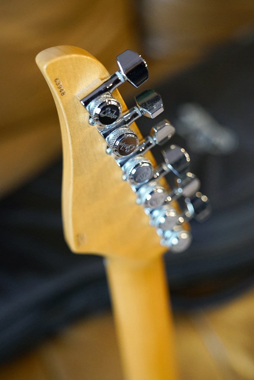 Pre-Owned Suhr Classic T Antique Trans Butterscotch
