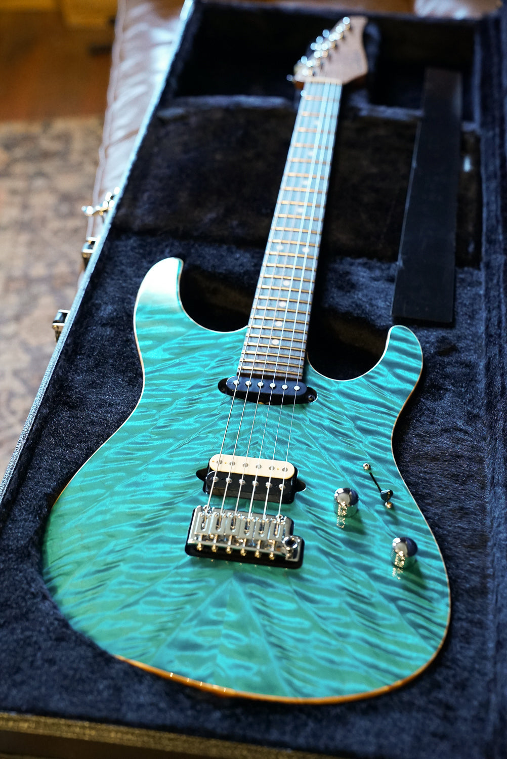 Suhr Custom Roasted Modern, Bohama Blue, Curly Maple Top